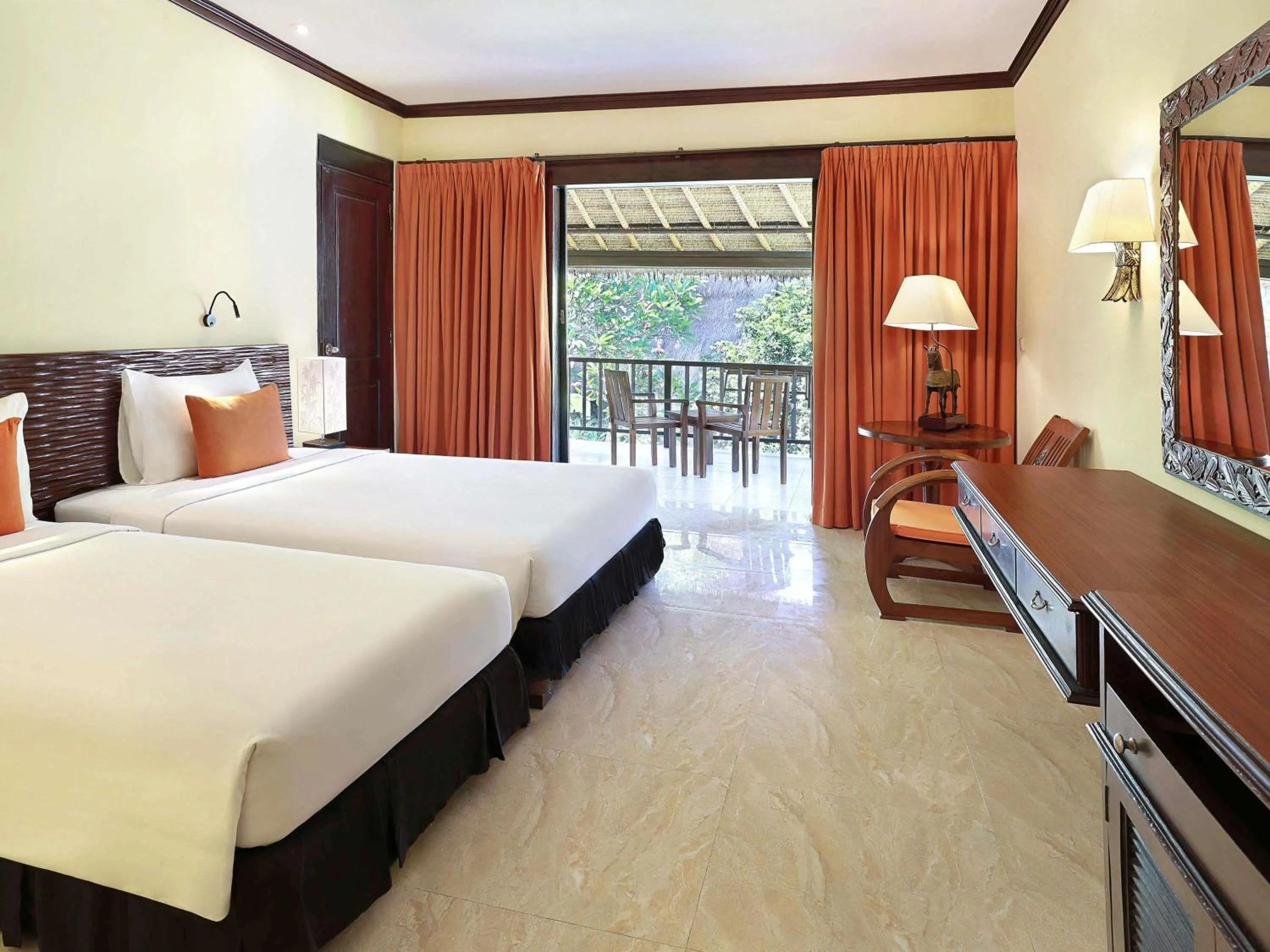 Deluxe Twin Room in Mercure Resort Sanur