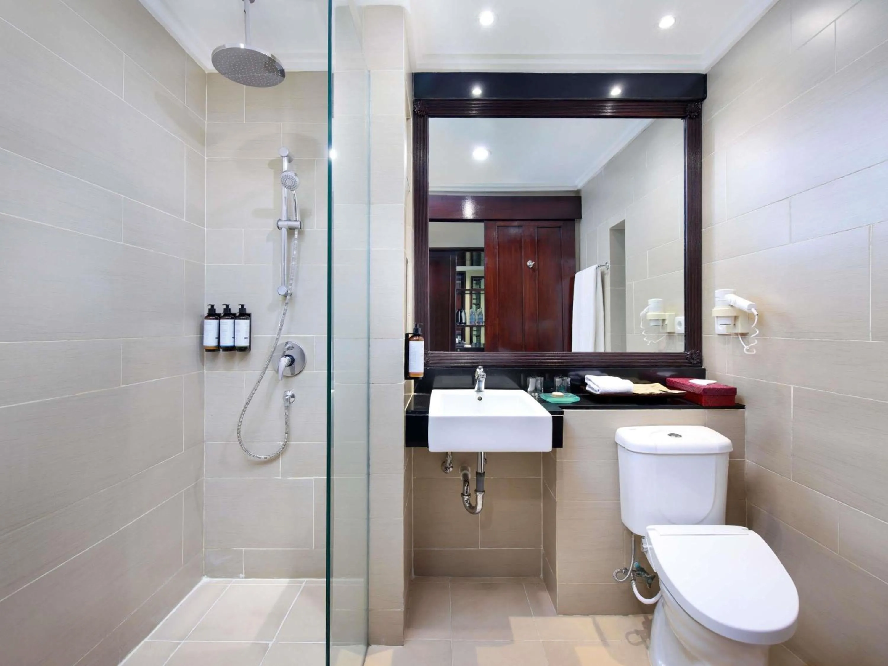 Superior King Room in Mercure Resort Sanur