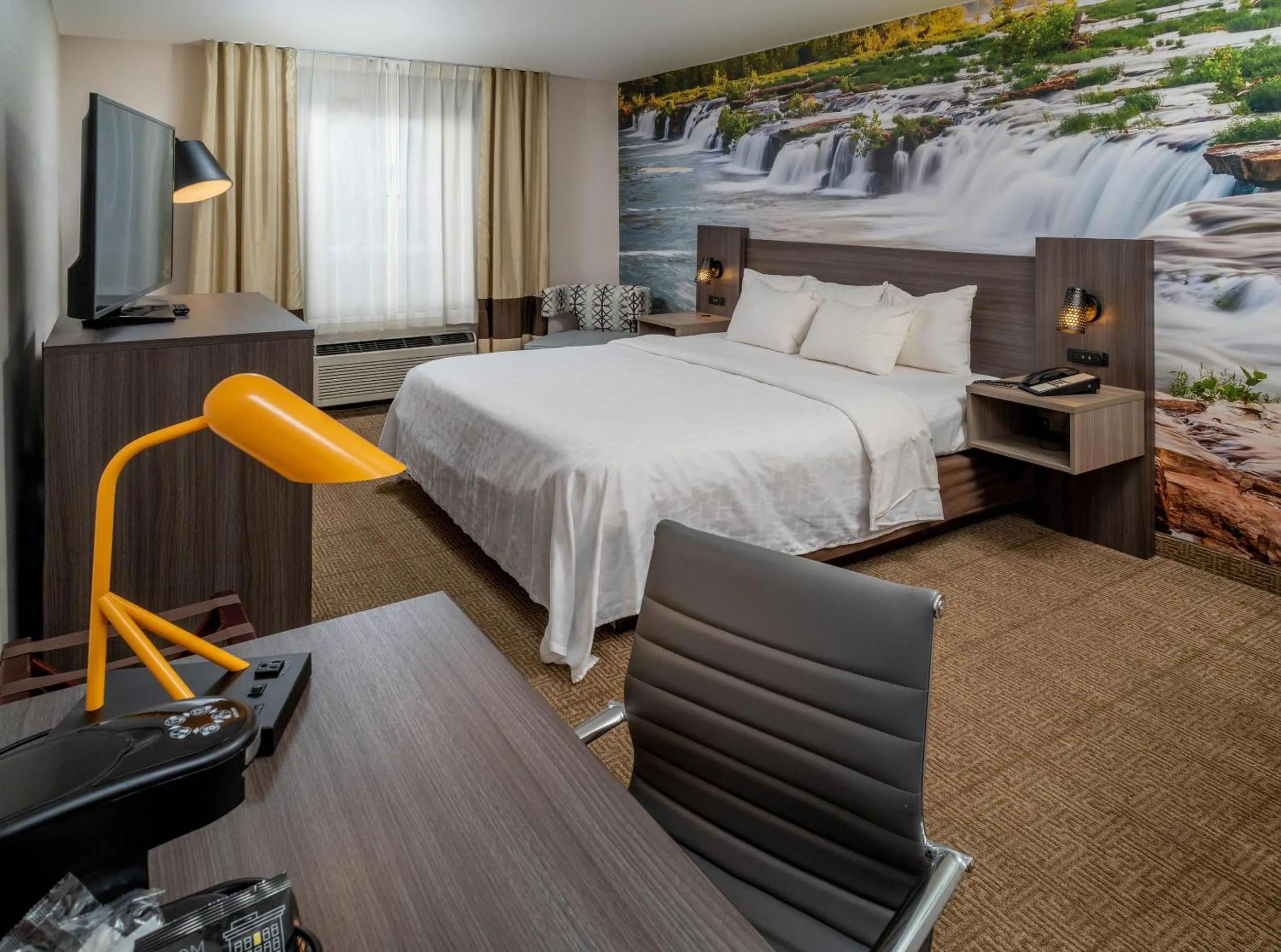 King Room - Non-Smoking in Clarion Pointe Beckley