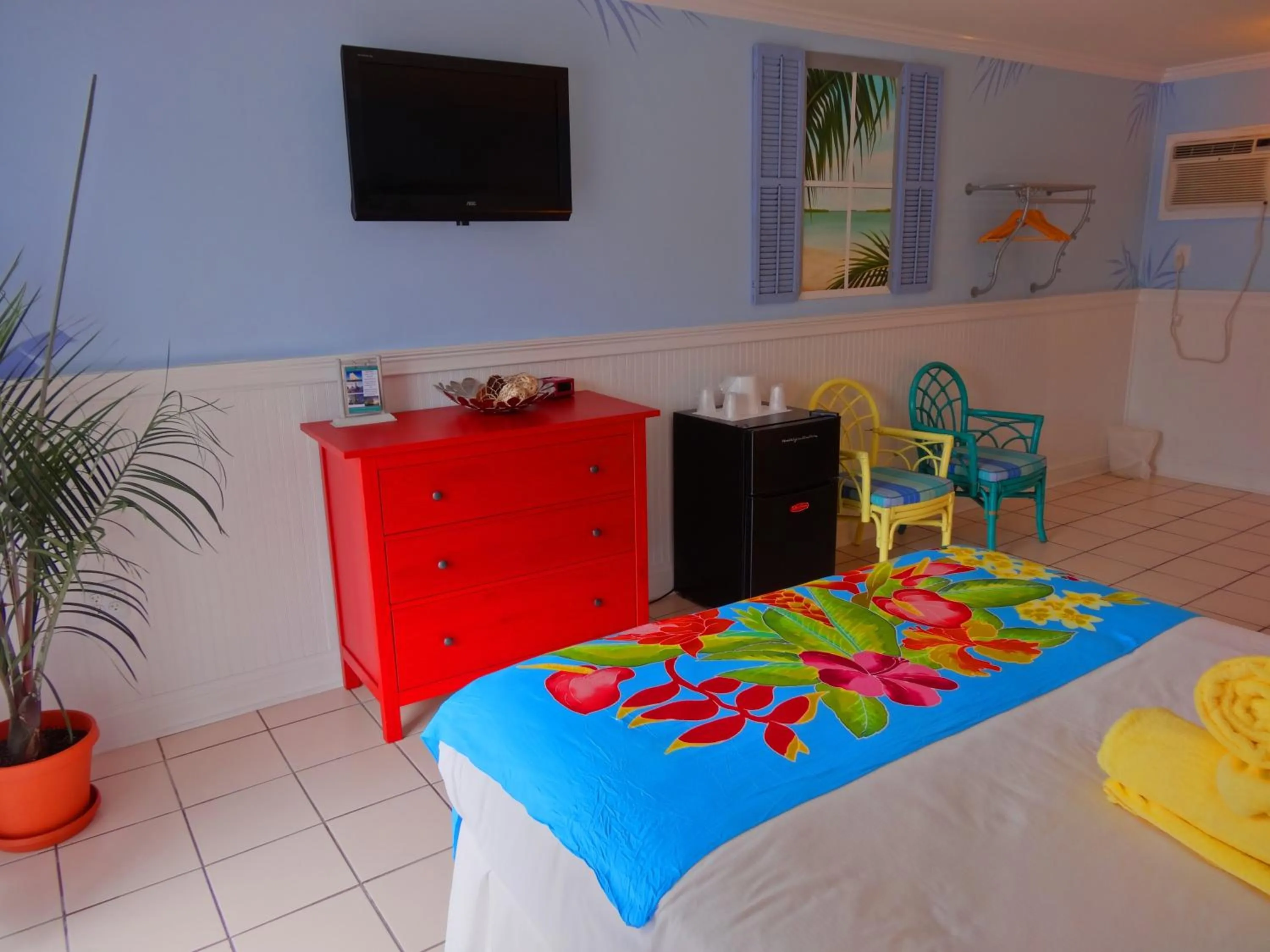 Deluxe Queen Room with Patio in Ibis Bay Resort