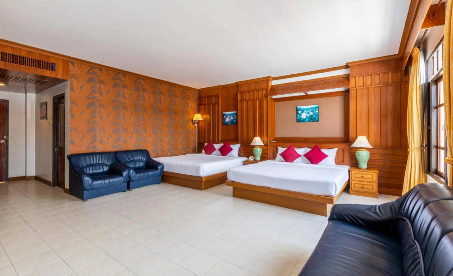 Junior Suite (4 Pax) in Tony Resort