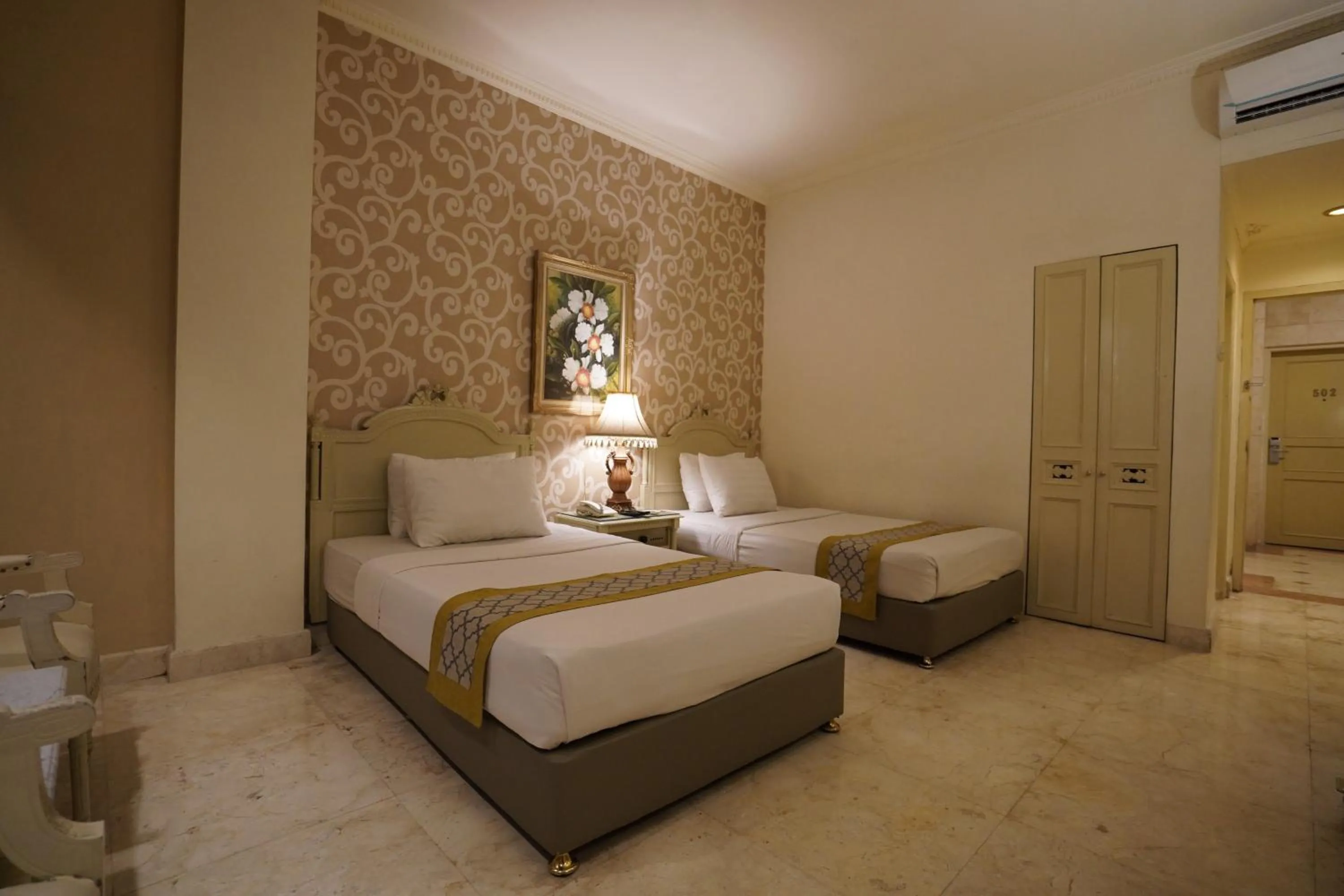 Twin Room in Hotel Indah Palace Solo