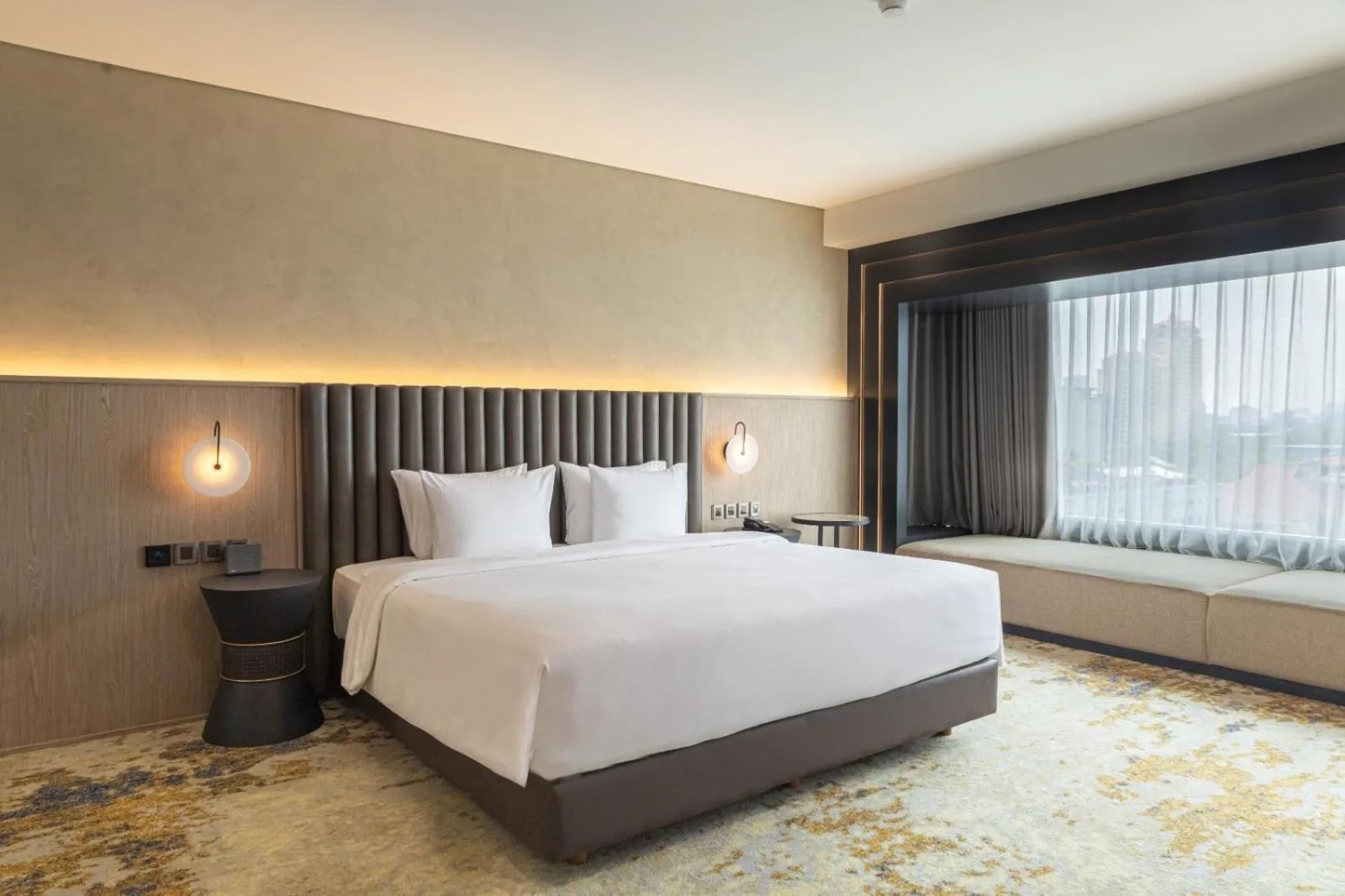 Premium Suite Room in Mangkuluhur ARTOTEL SUITES