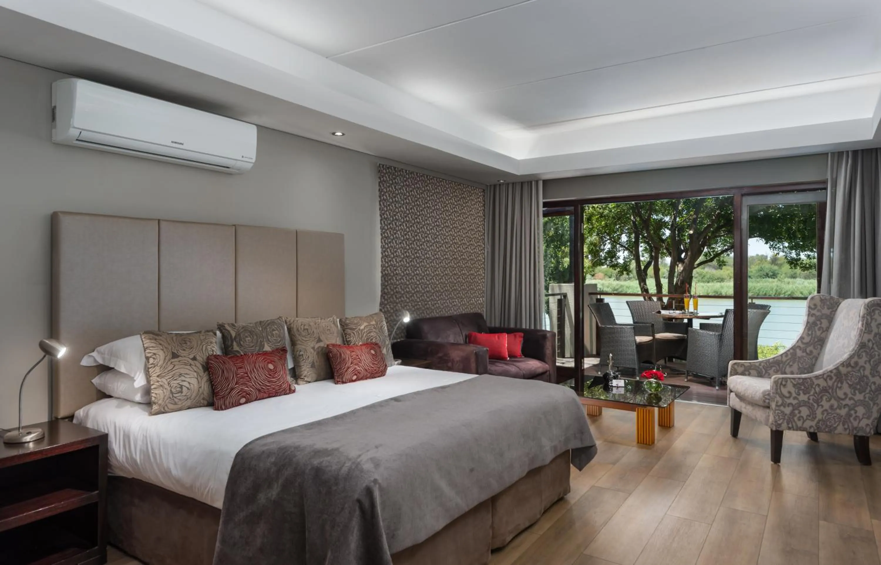 Superior Double Room - single occupancy in River Place Manor