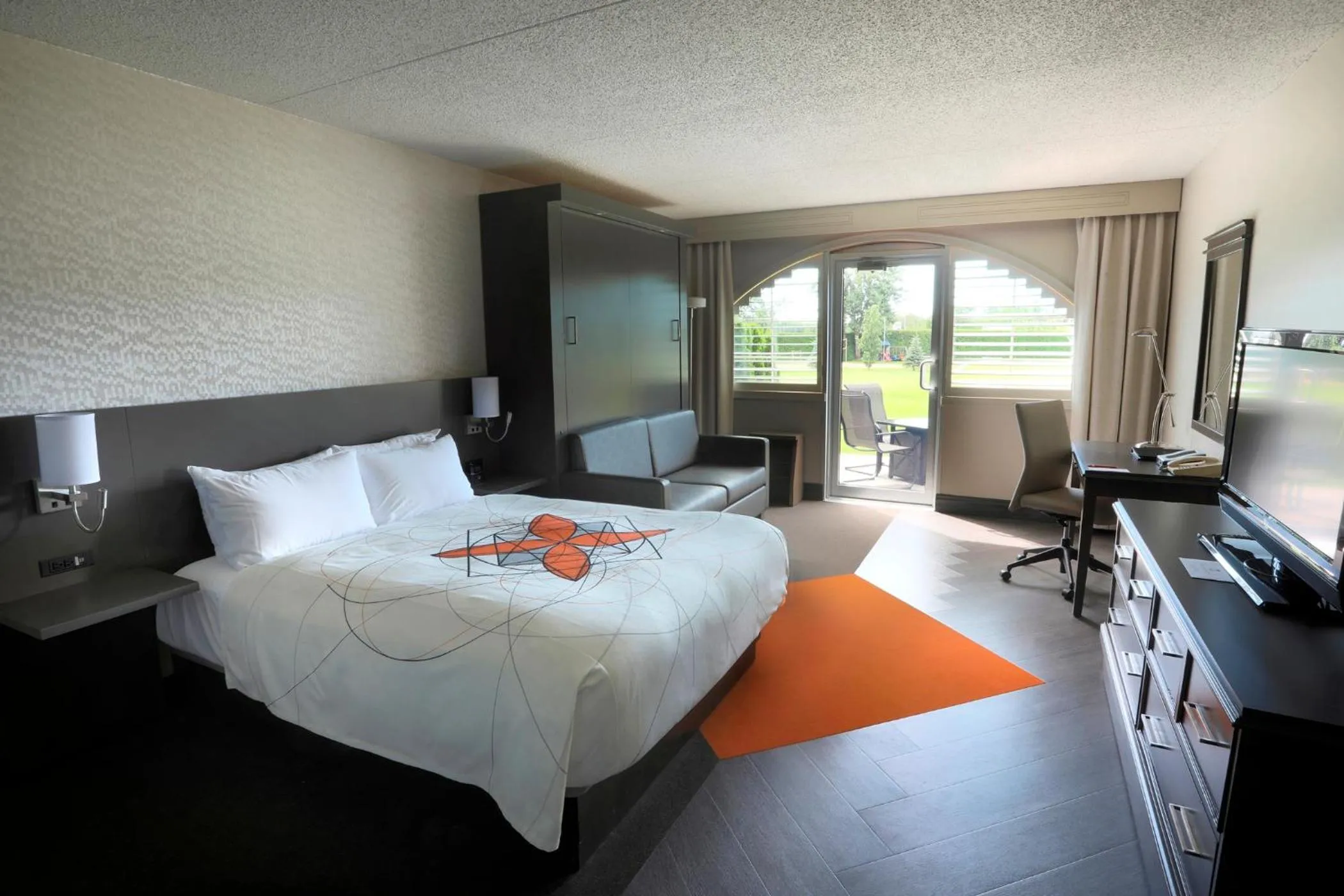 Queen Room - single occupancy in Auberge Godefroy