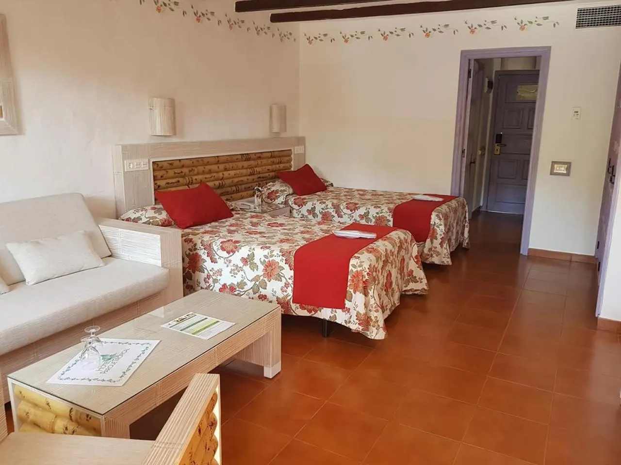 Double or Twin Room (2 Adults + 1 Child) in Hotel Parque Tropical