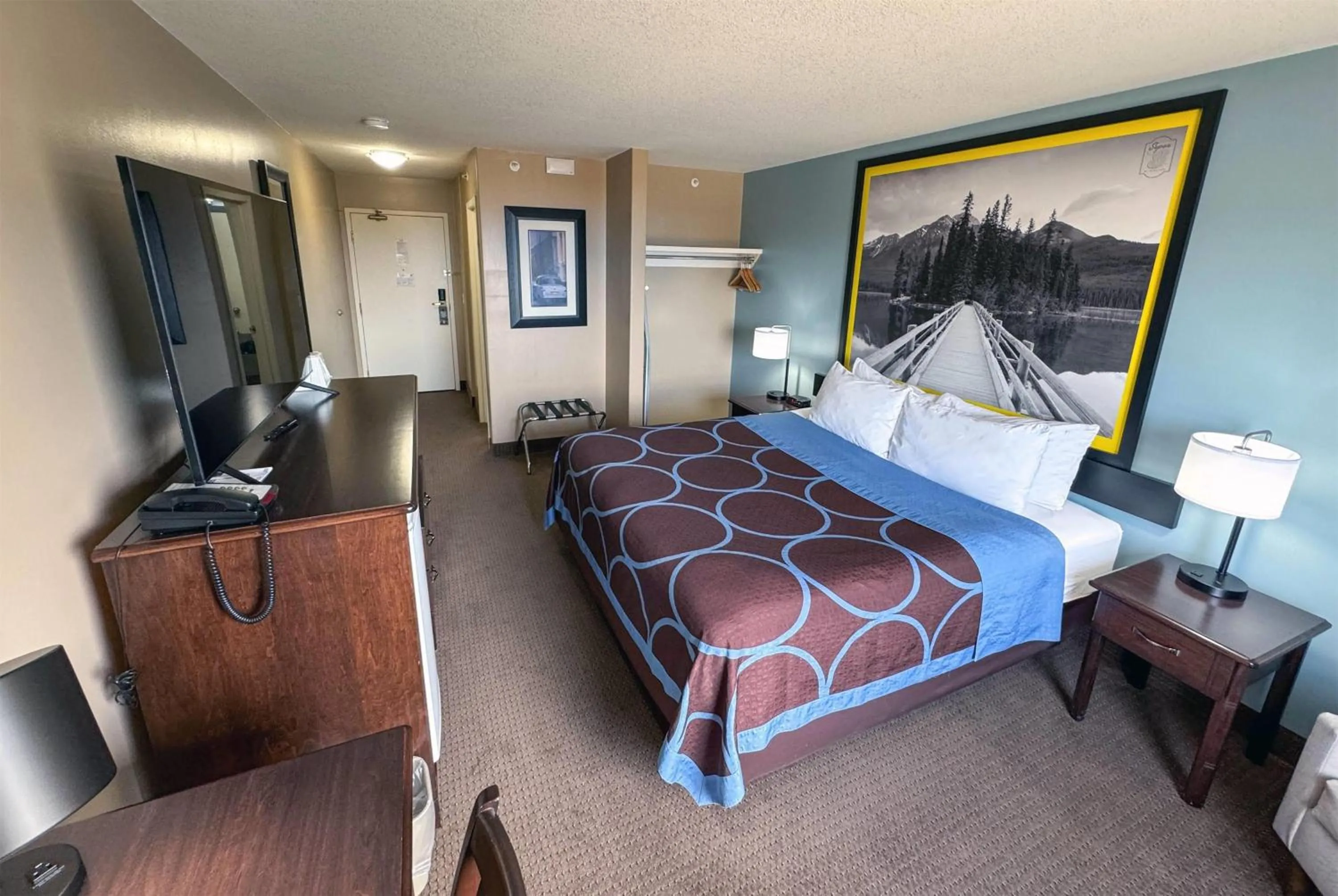 Standard King Room in Super 8 by Wyndham Edmonton South