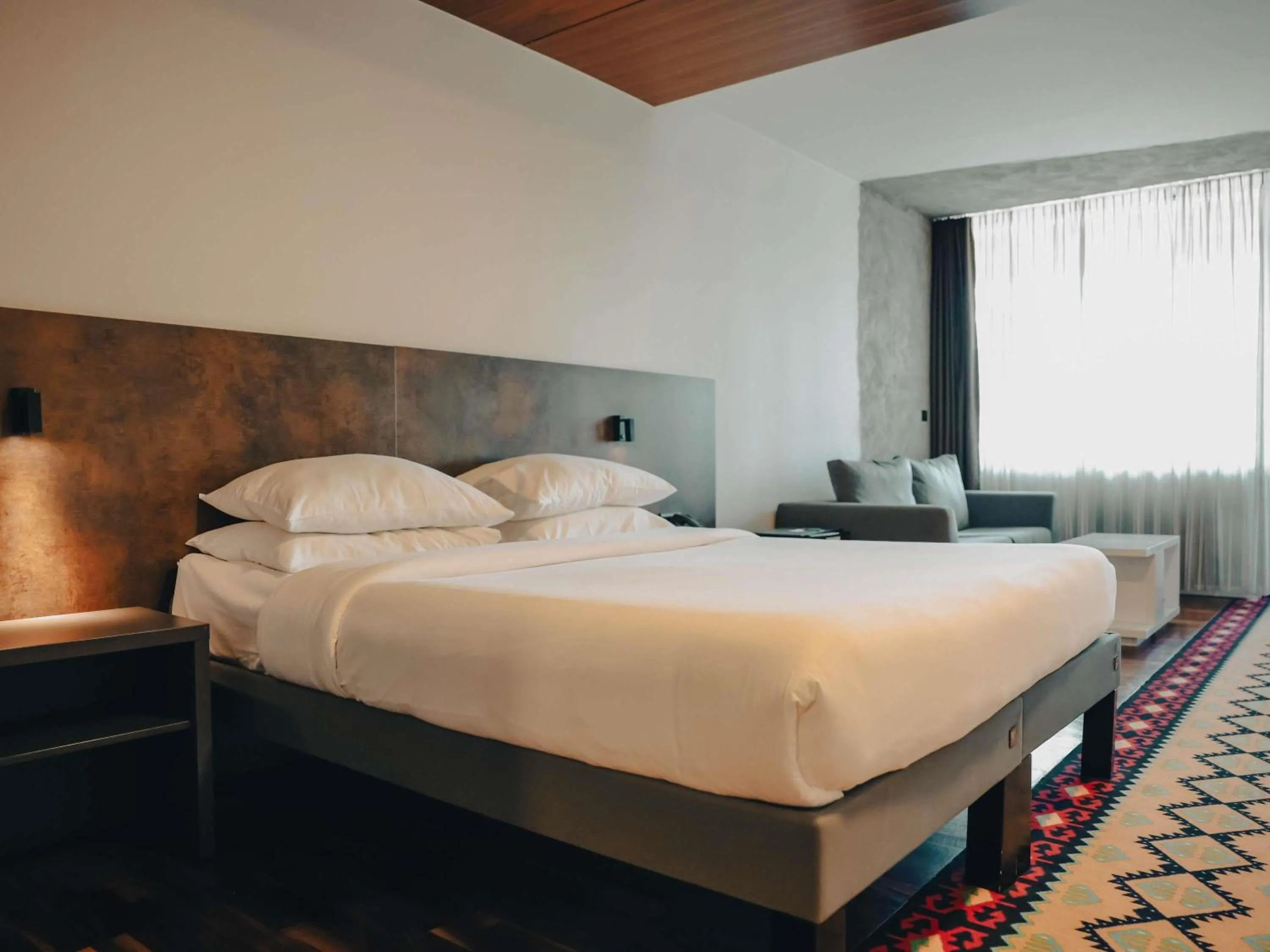 Executive Double Room with Balcony in ibis Styles Sarajevo