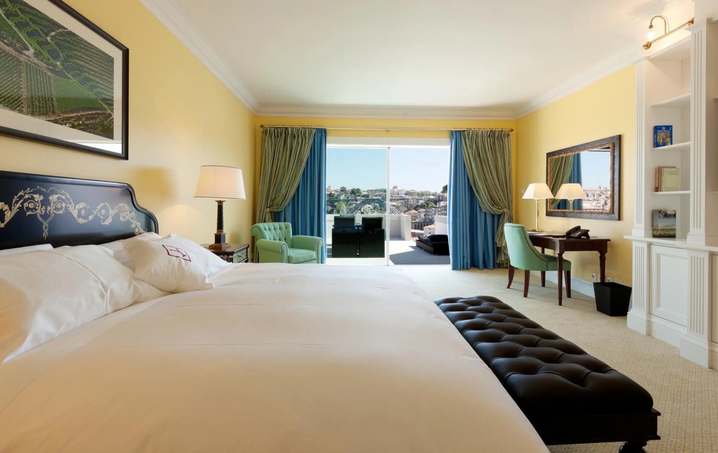 Superior Deluxe Double Room with Panoramic River View - single occupancy in The Yeatman