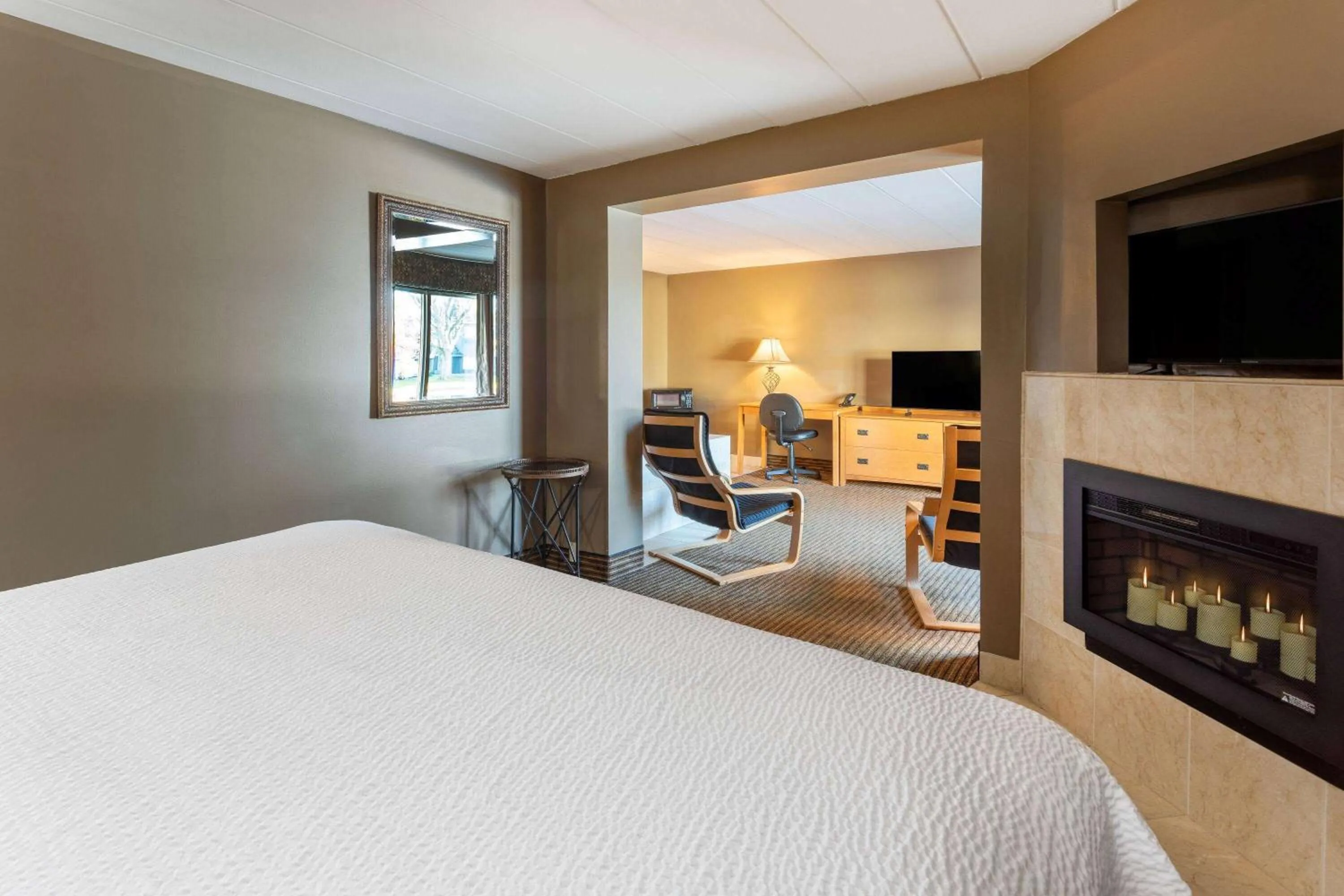 King Studio Suite - Non-Smoking in Days Inn by Wyndham Birch Run