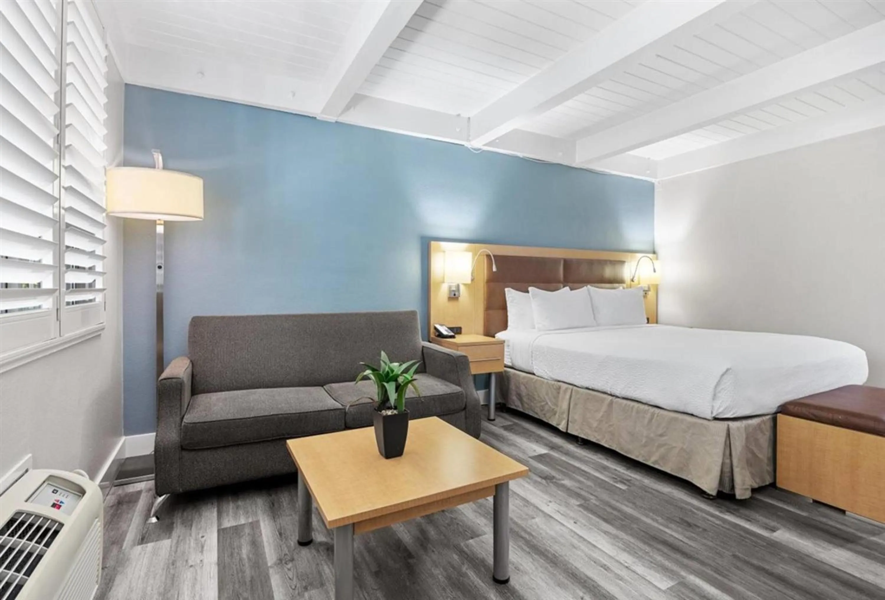 Junior King Suite - Non-Smoking in Prodigy Hotel, a Days Inn by Wyndham