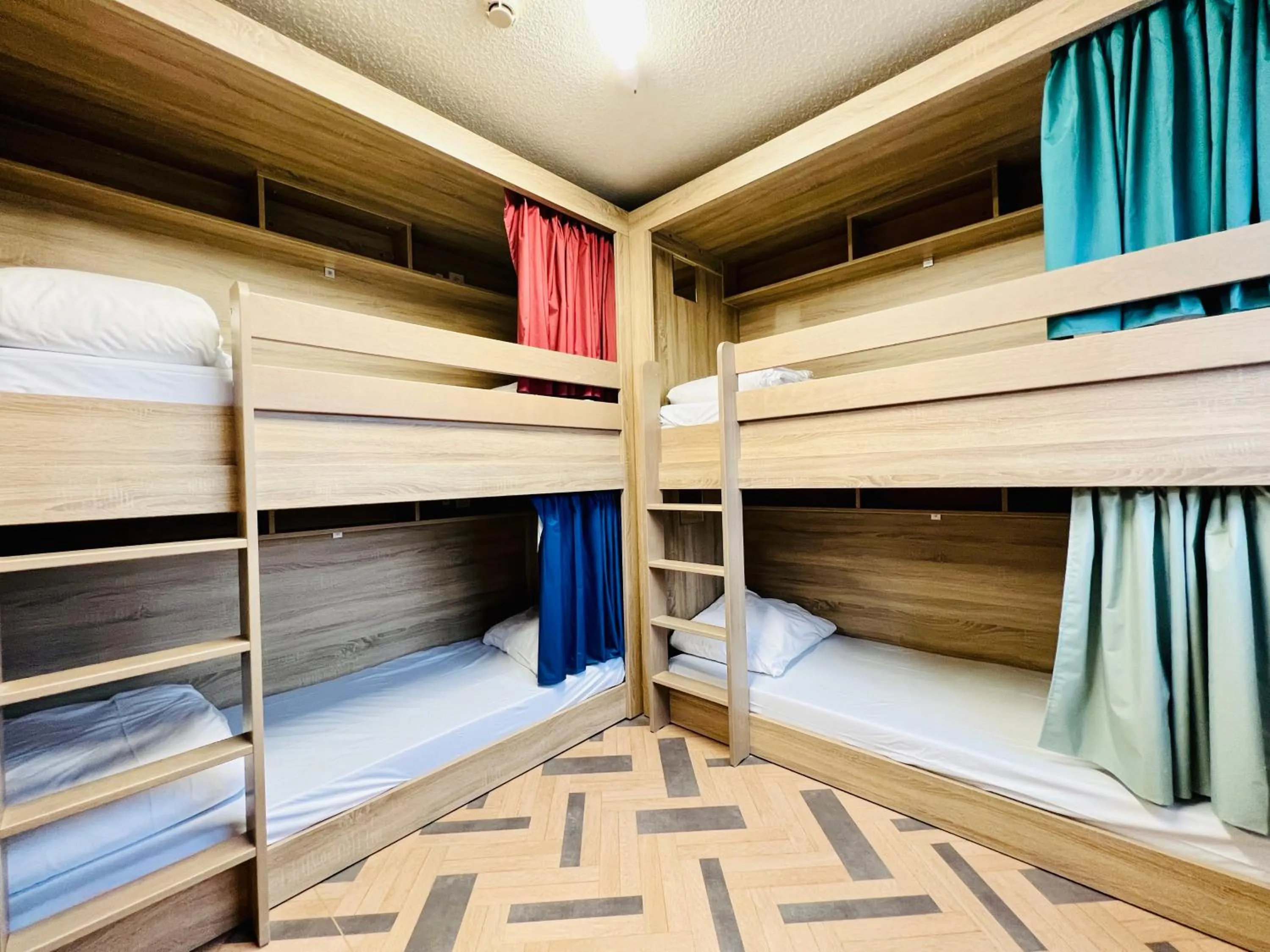 4-Bed Mixed Dormitory Room in The People Le Havre