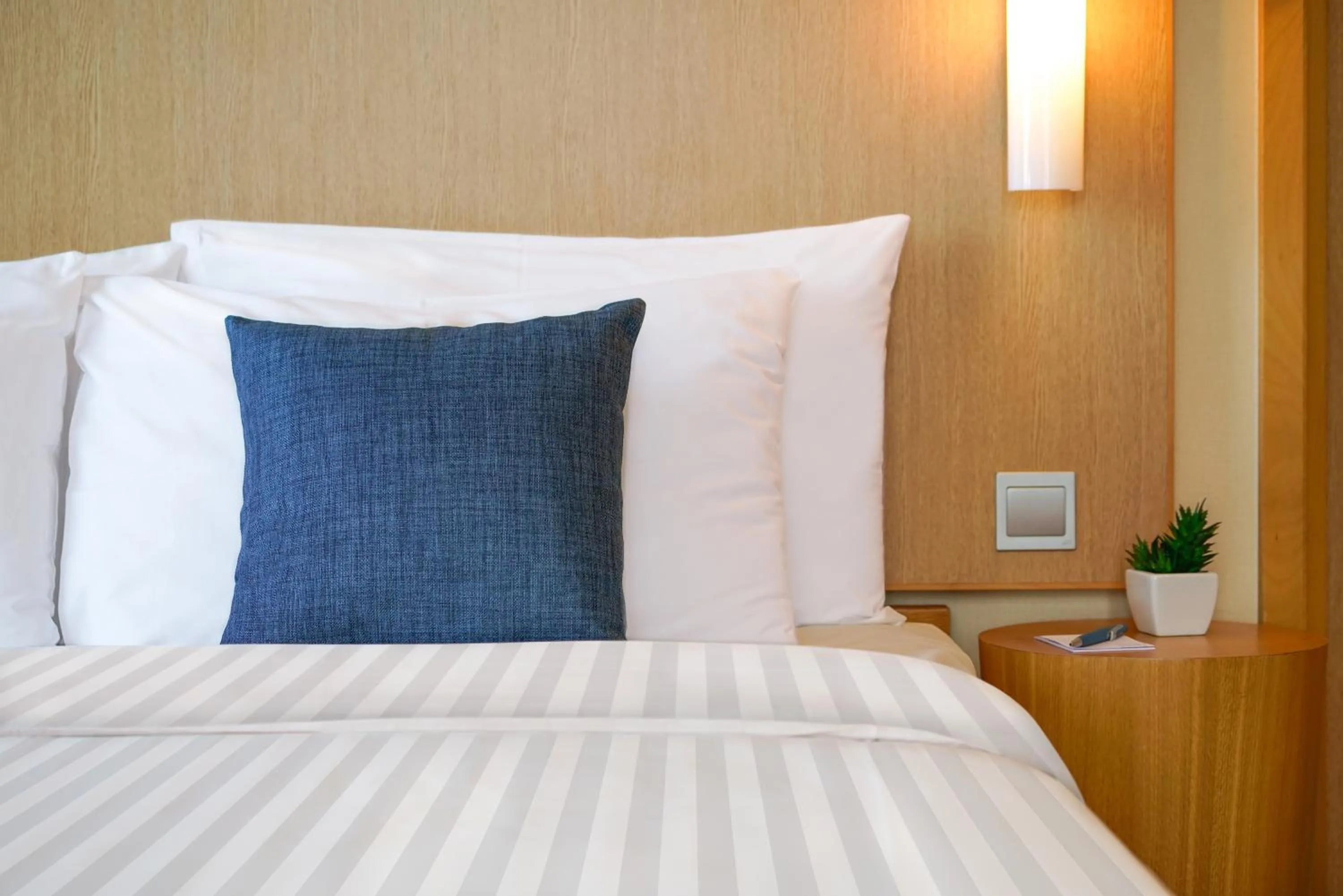 Hotel COZi Harbour View