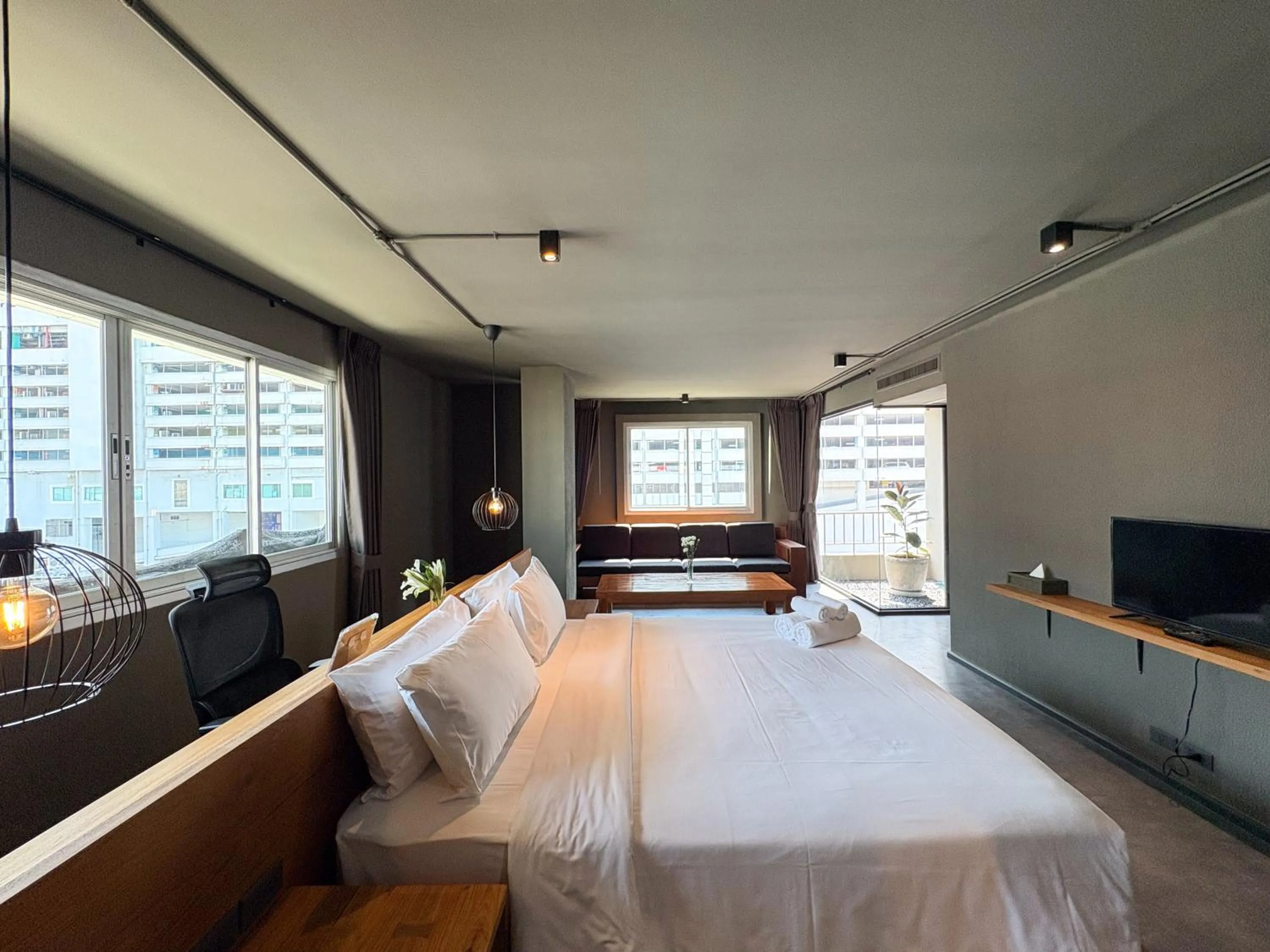 King Suite in Centric Place Hotel