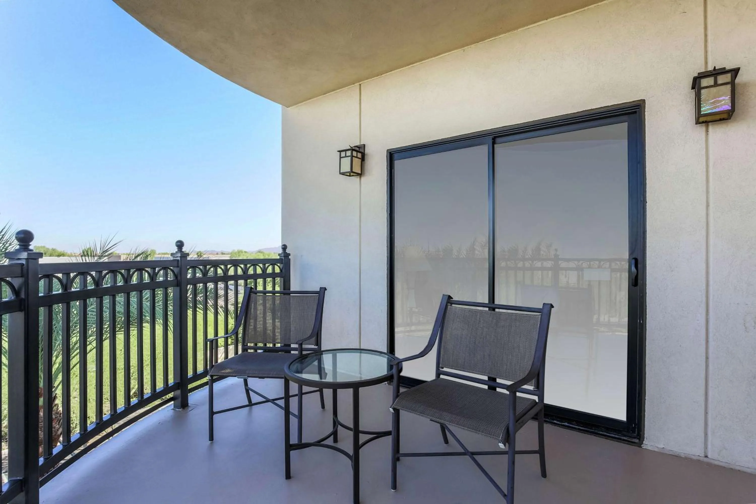 Corner King Room - Disability Access in Hilton Phoenix Chandler