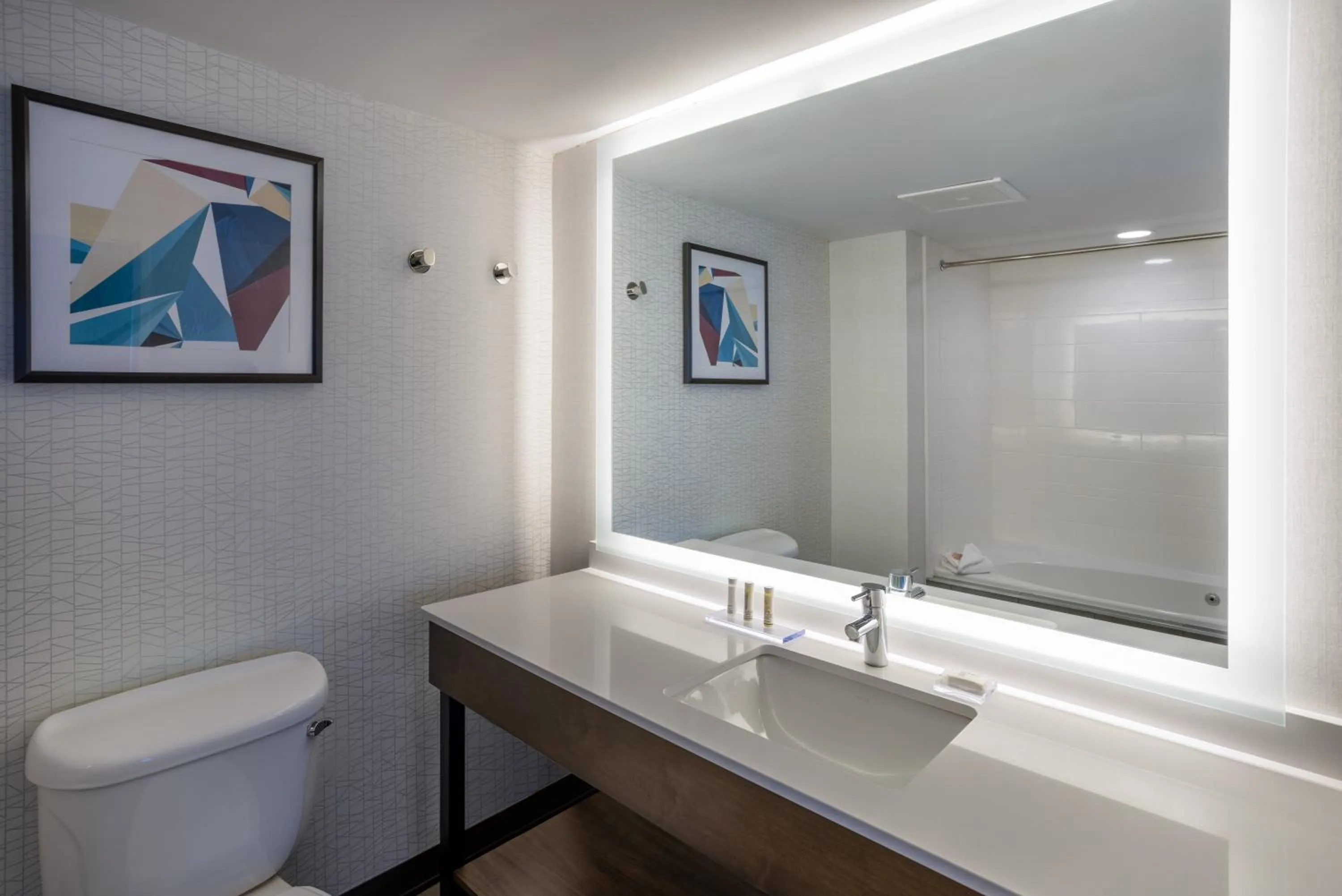 King Room - Non-Smoking in Wingate by Wyndham Vineland