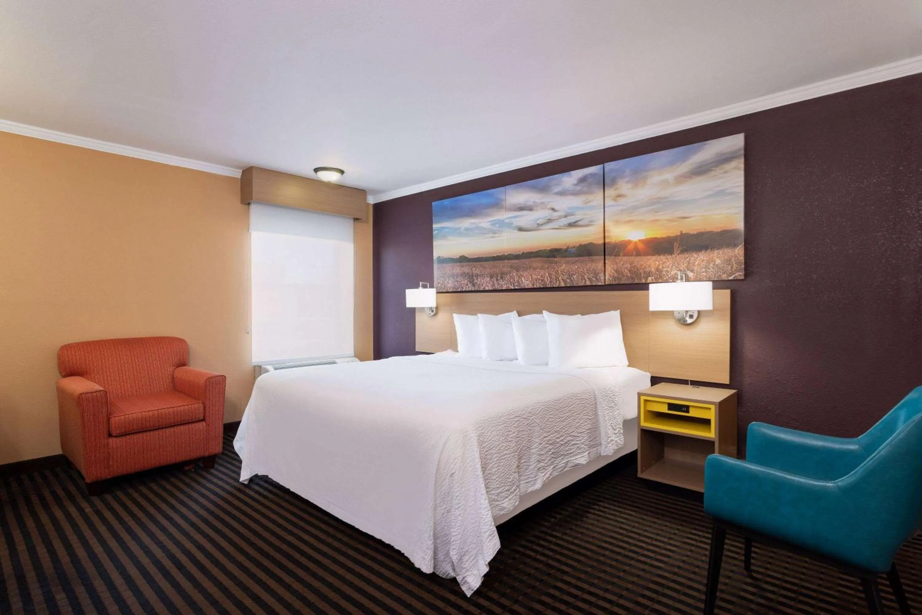 King Room - Non-Smoking in Days Inn by Wyndham Anderson IN
