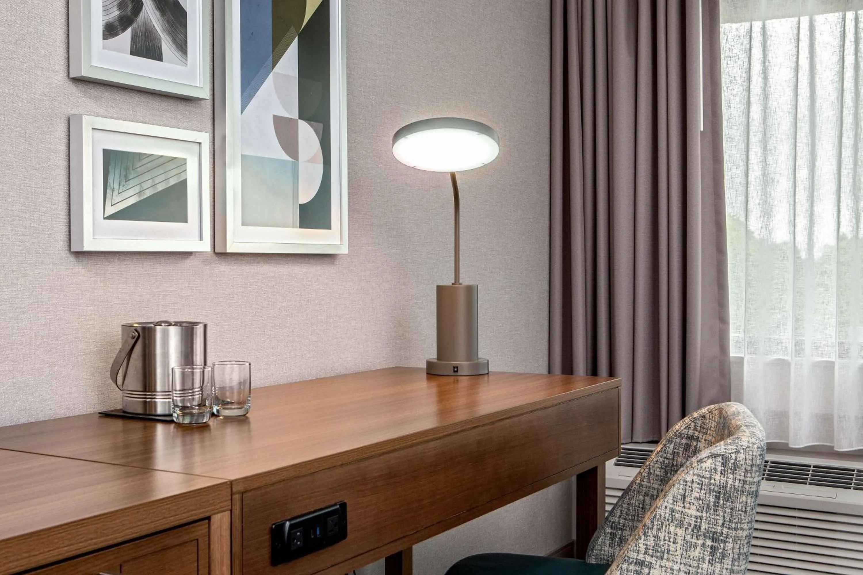 Queen Room with Shower only in DoubleTree by Hilton Boston/Westborough