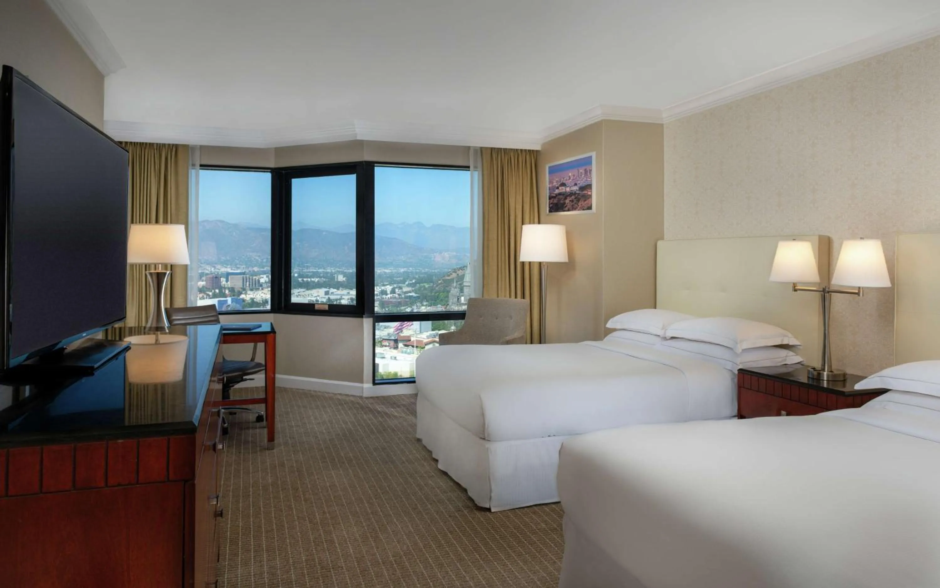 Queen Room with Two Queen Beds with Universal Studios View in Hilton Los Angeles-Universal City