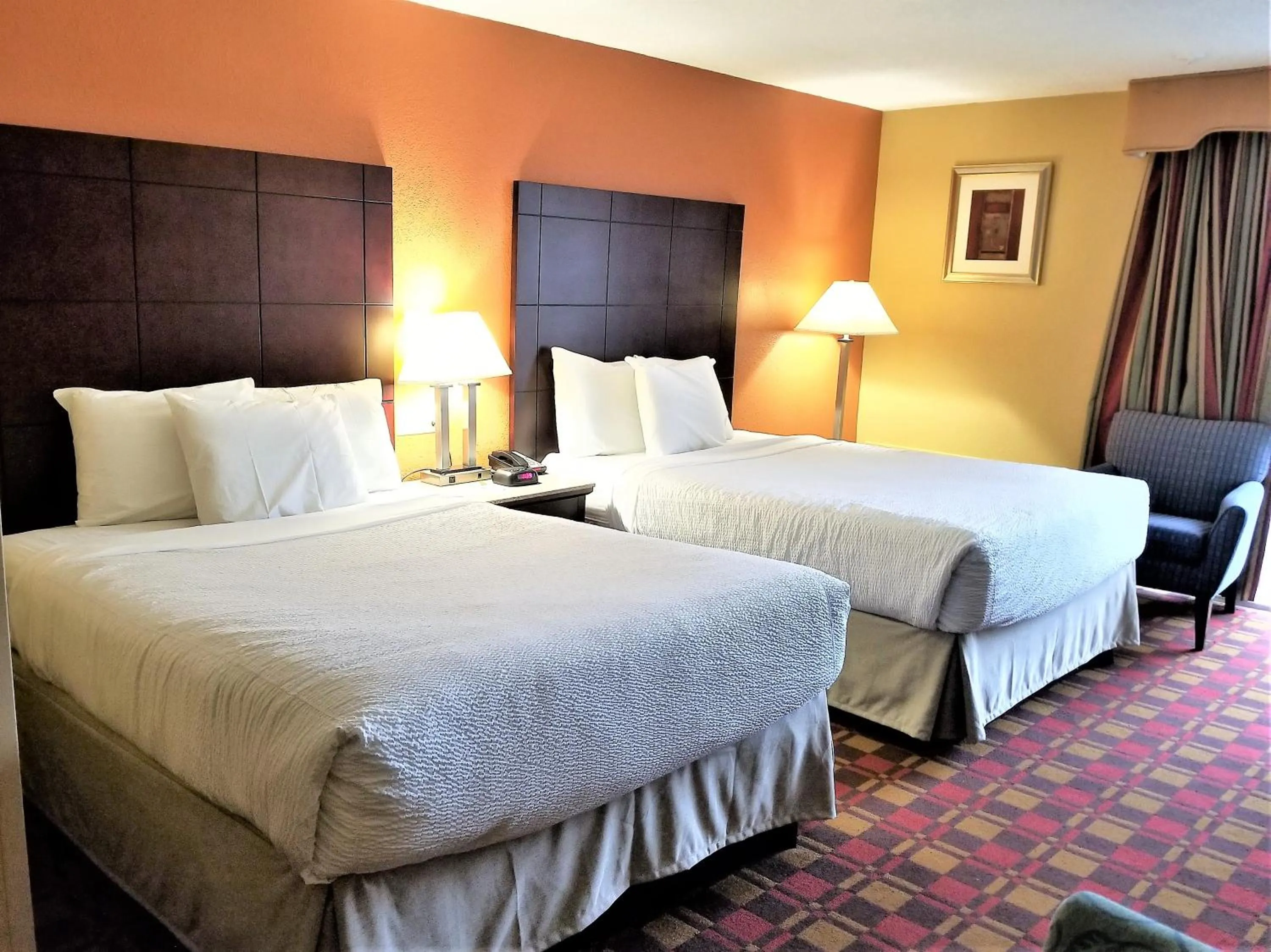 Double Room with Two Double Beds - Non-Smoking in Howard Johnson by Wyndham Clifton NJ