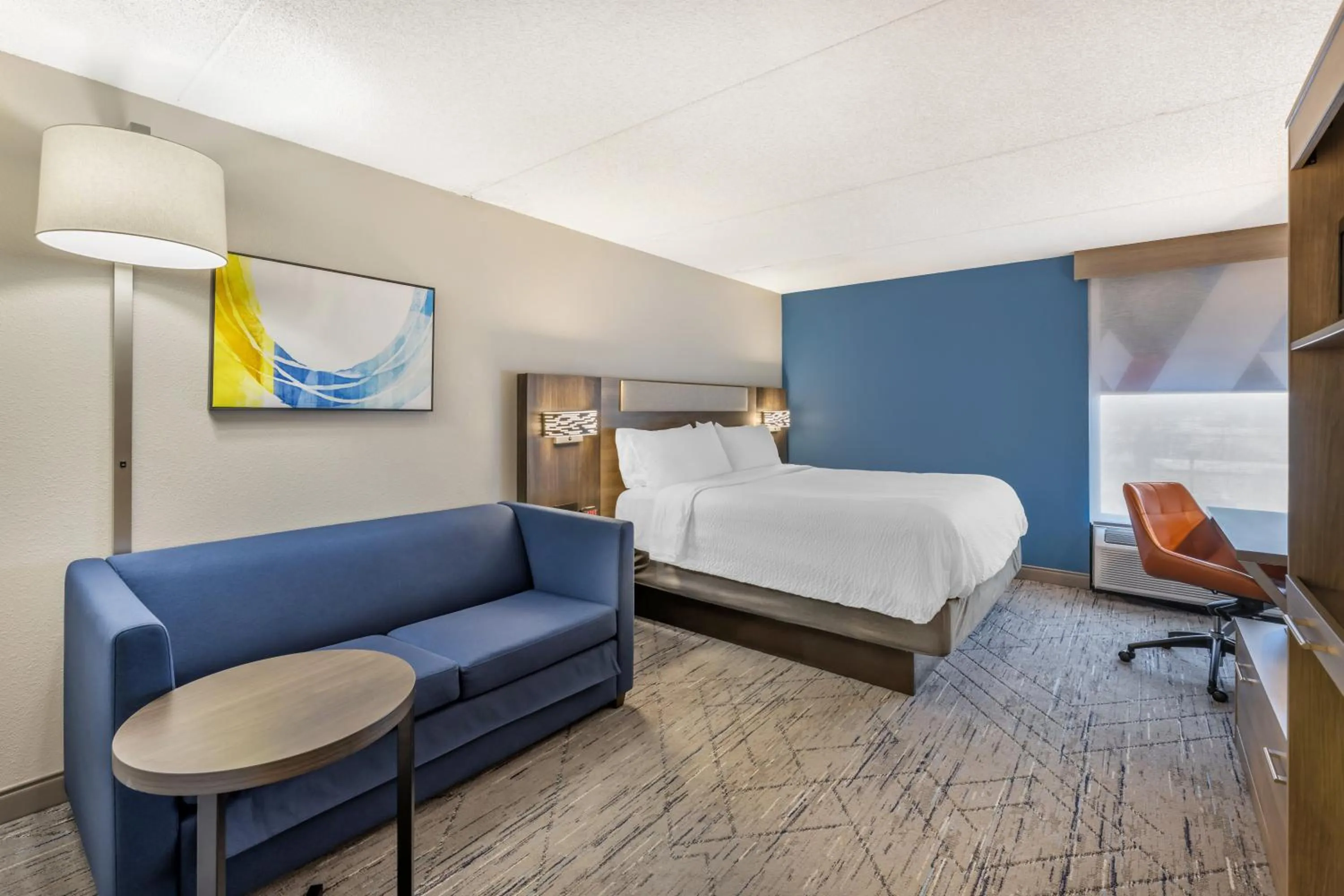 Standard King Room with Sofa Bed in Holiday Inn Express Crestwood by IHG