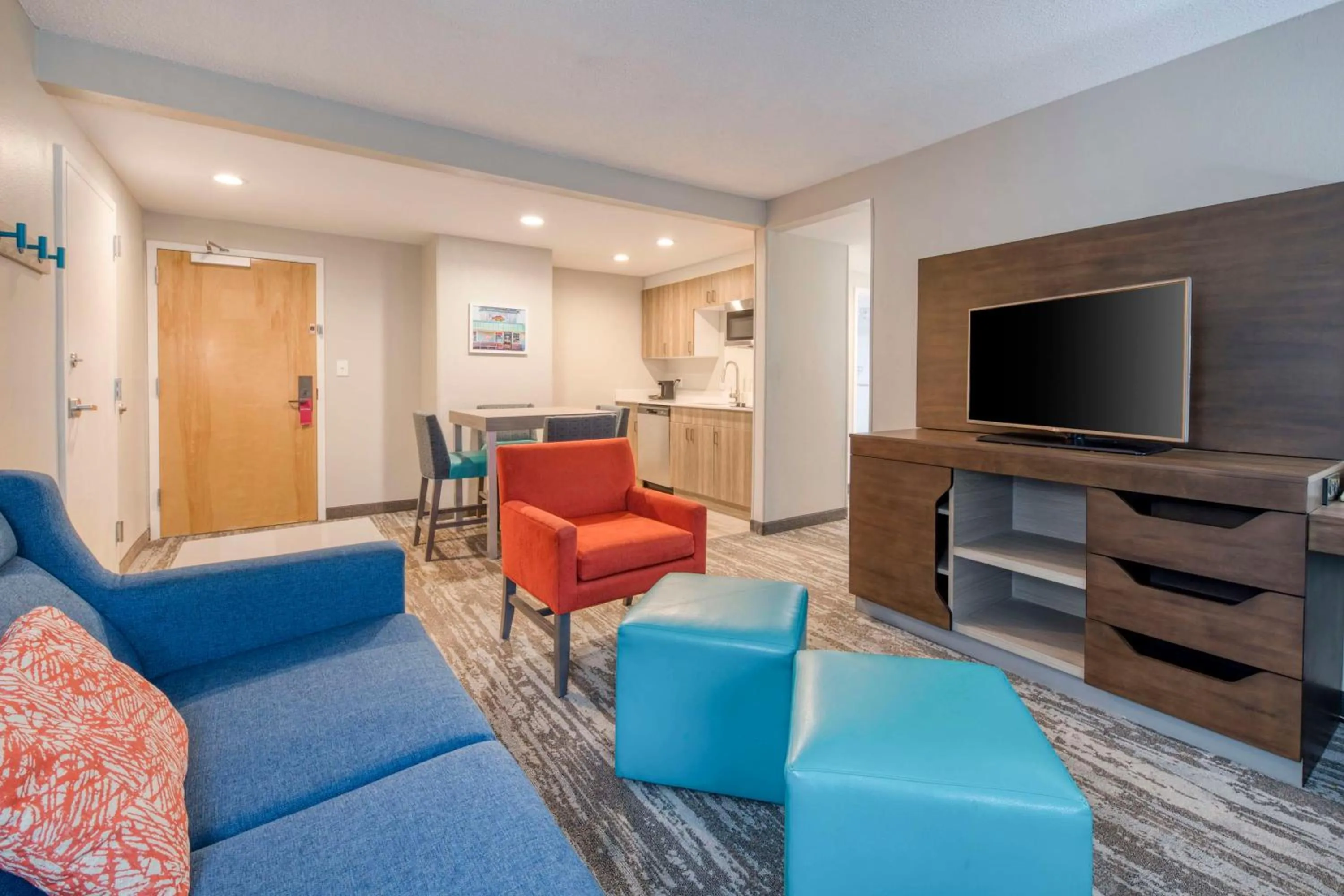 One-Bedroom King Suite with Kitchen - Non-Smoking  in Hampton Inn & Suites Wilmington/Wrightsville Beach