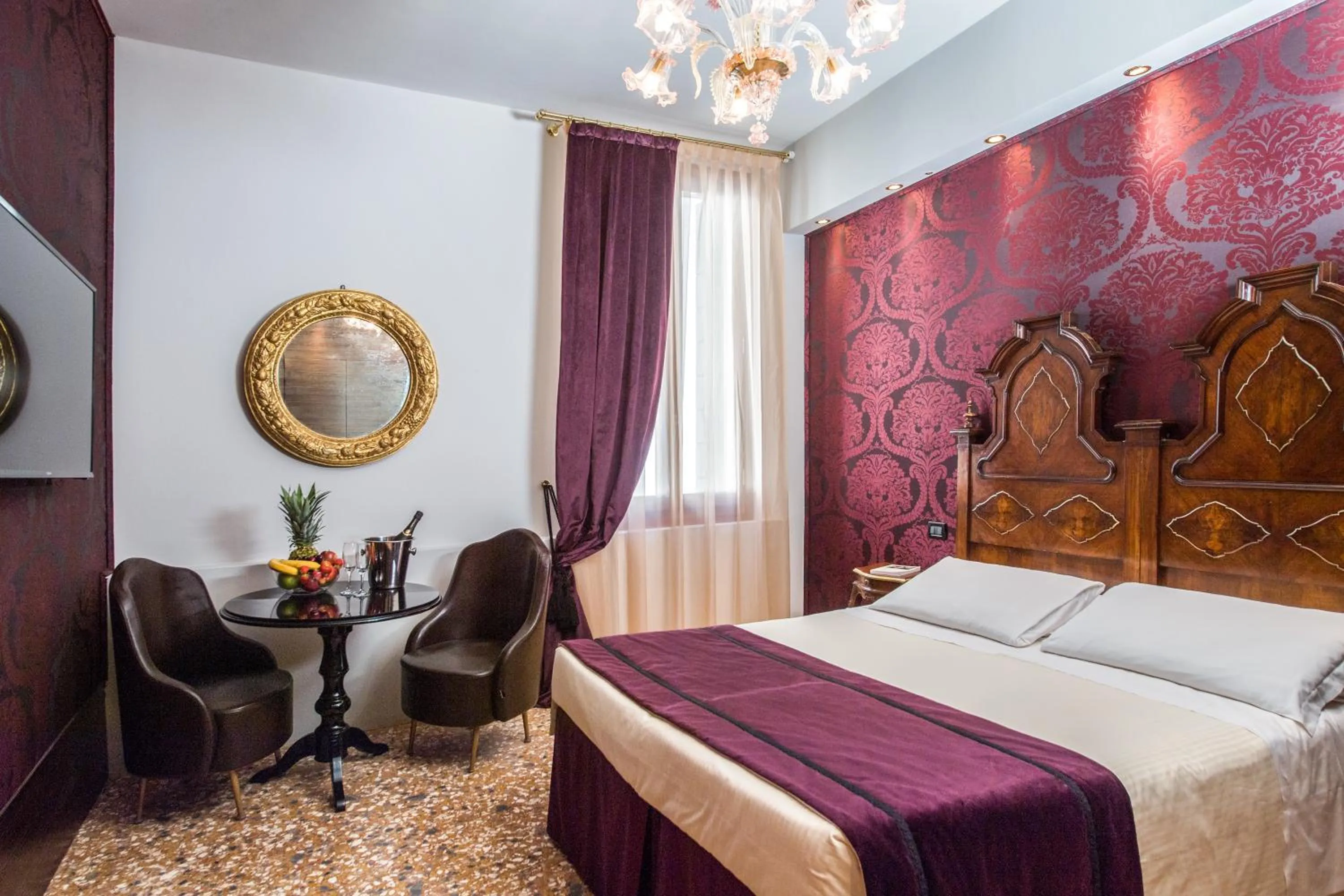 Superior Room in Locanda Leon Bianco on the Grand Canal