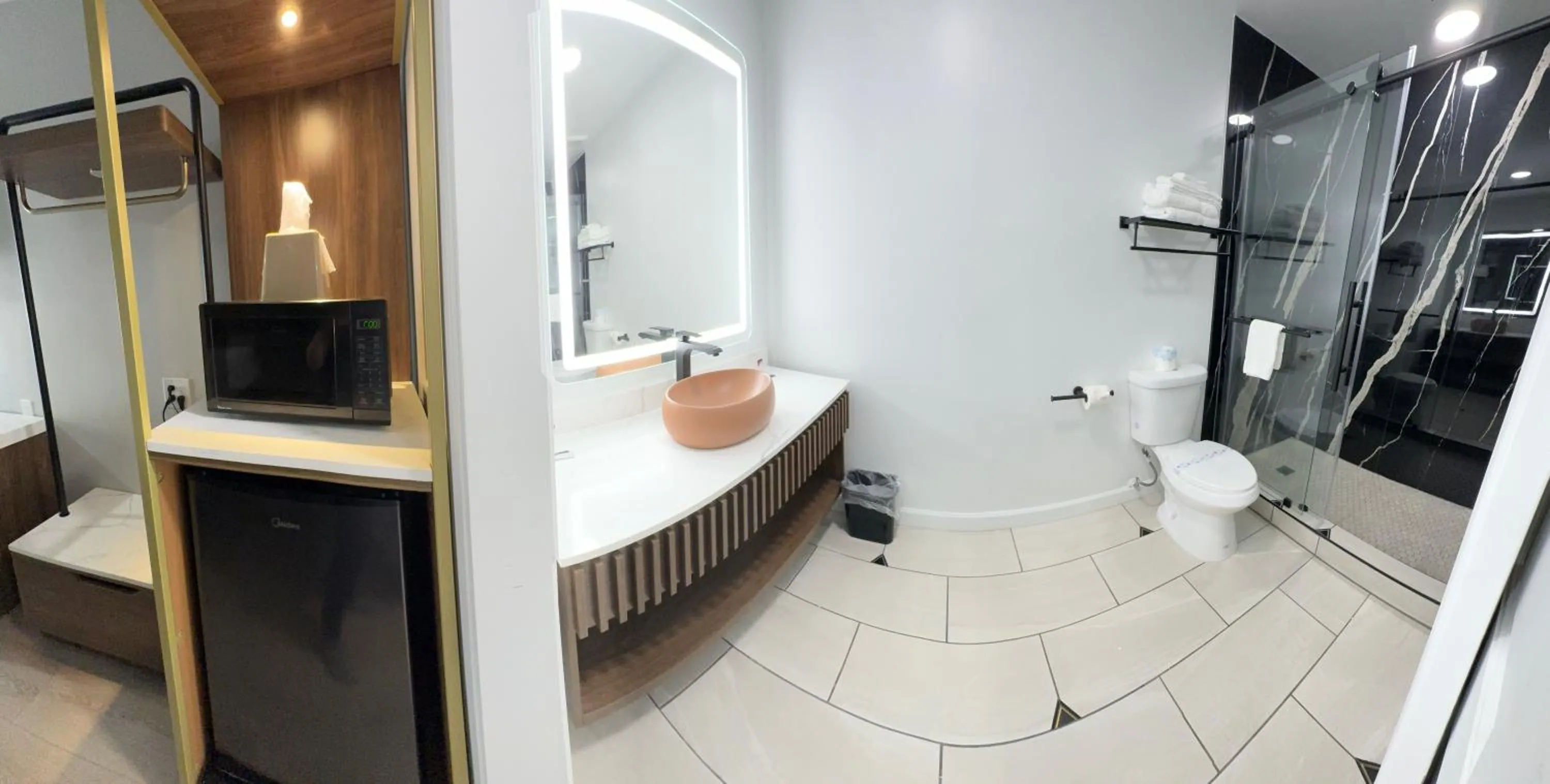 Standard King Room in Executive Inn Morgan Hill