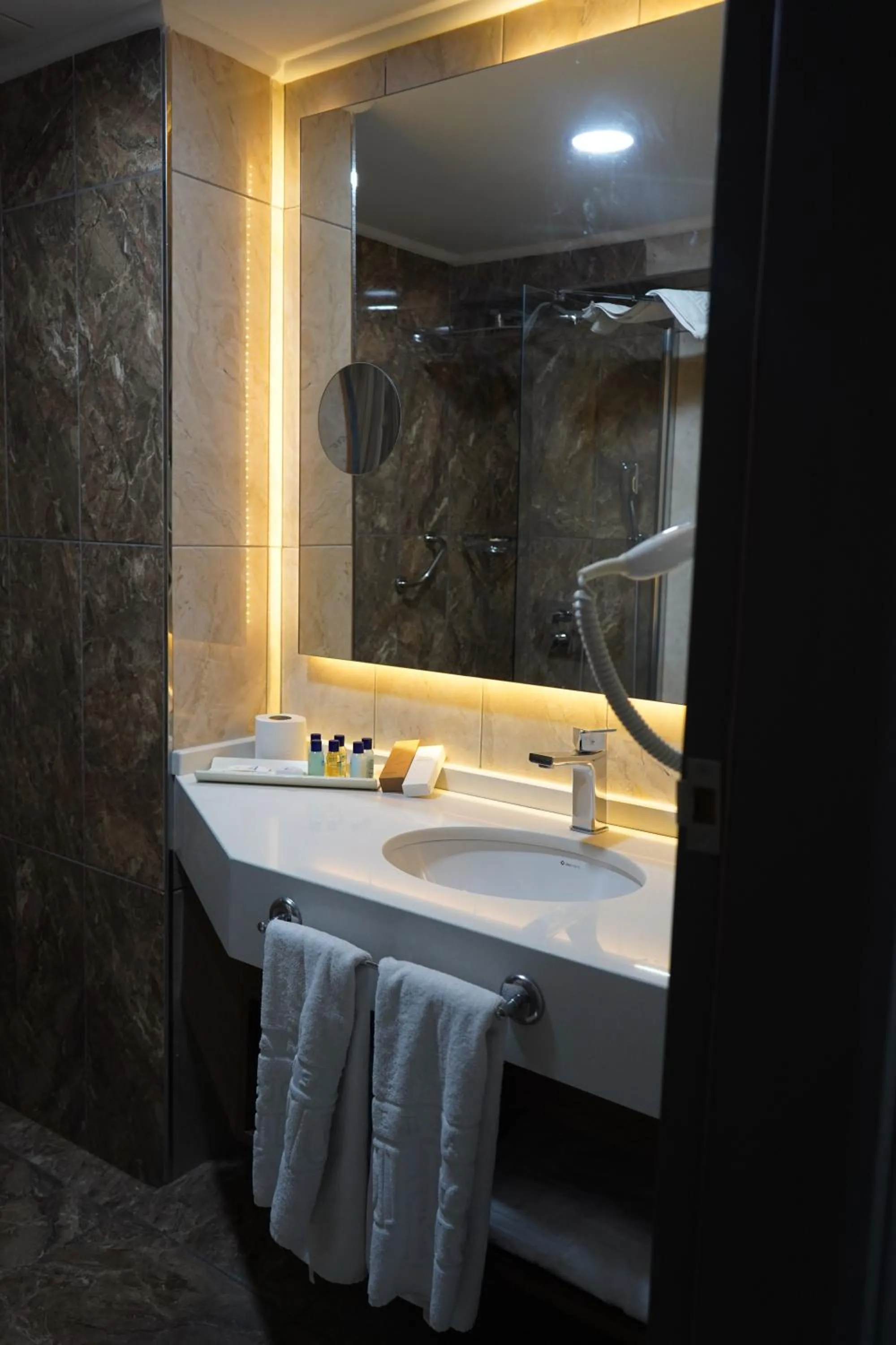 Deluxe Double or Twin Room with City View in Hotel Kırcı Termal & Spa