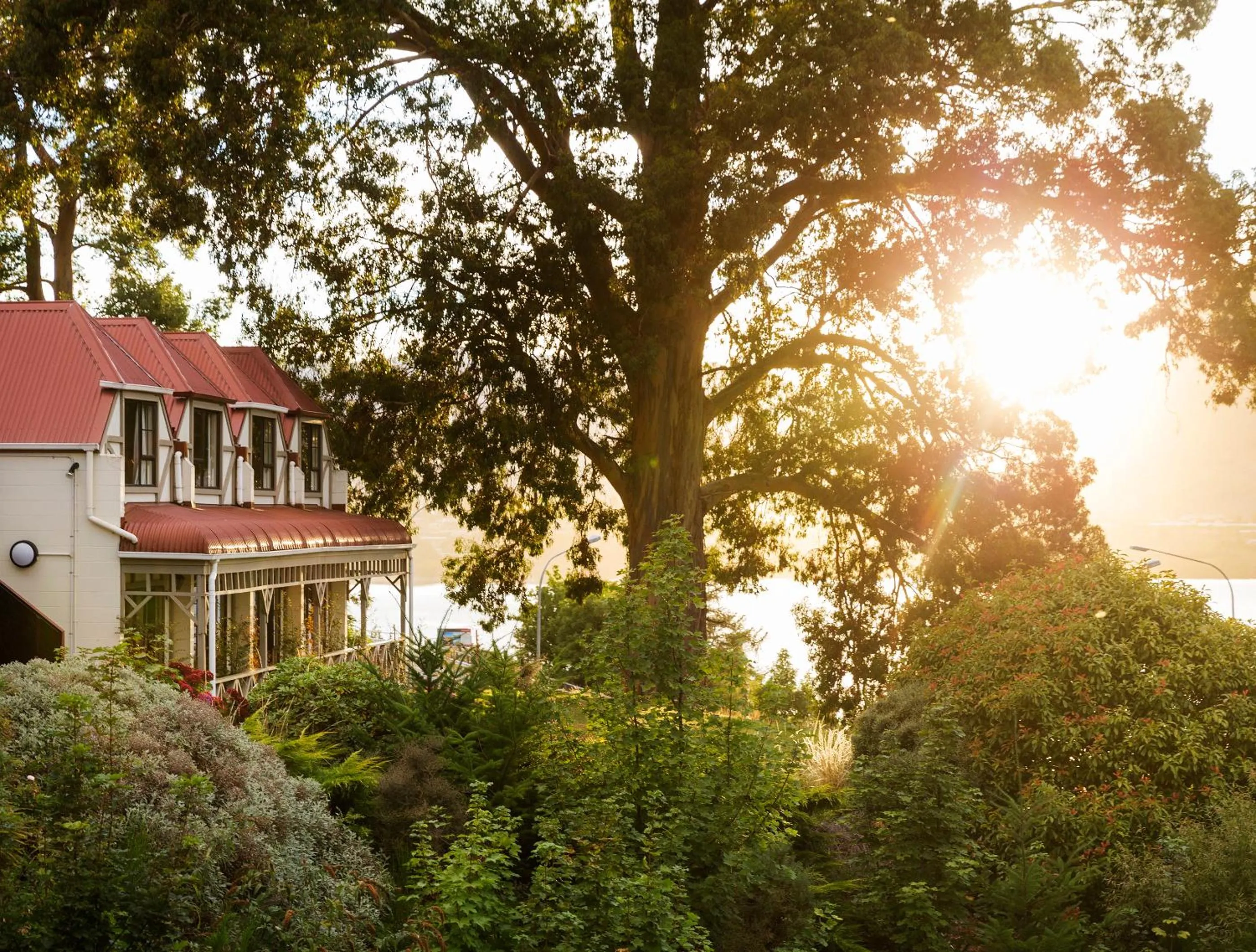 Premium Queen Studio with Lake View in Sherwood Queenstown