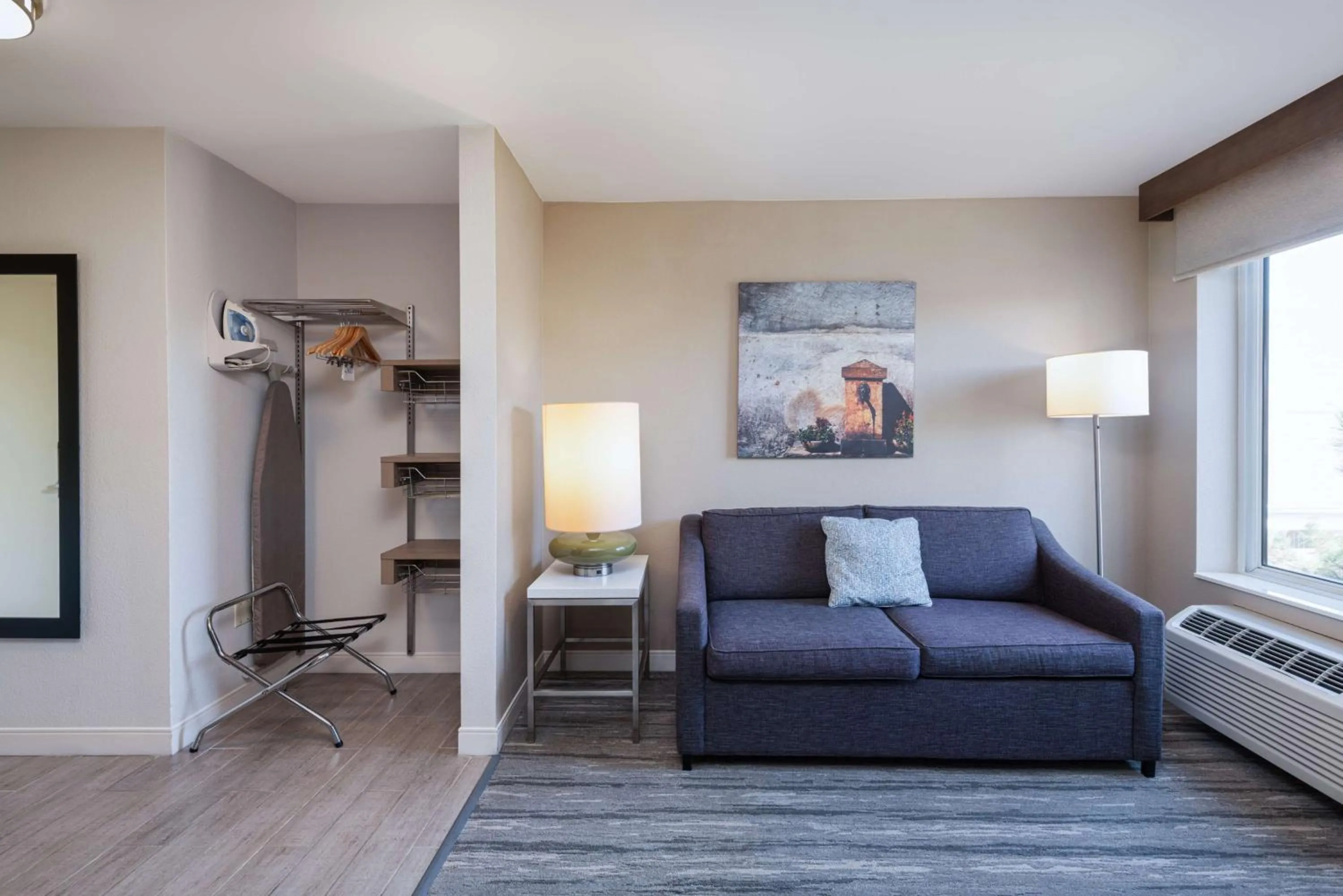 One-Bedroom King Suite with Sofa Bed in Hilton Garden Inn Saint Charles