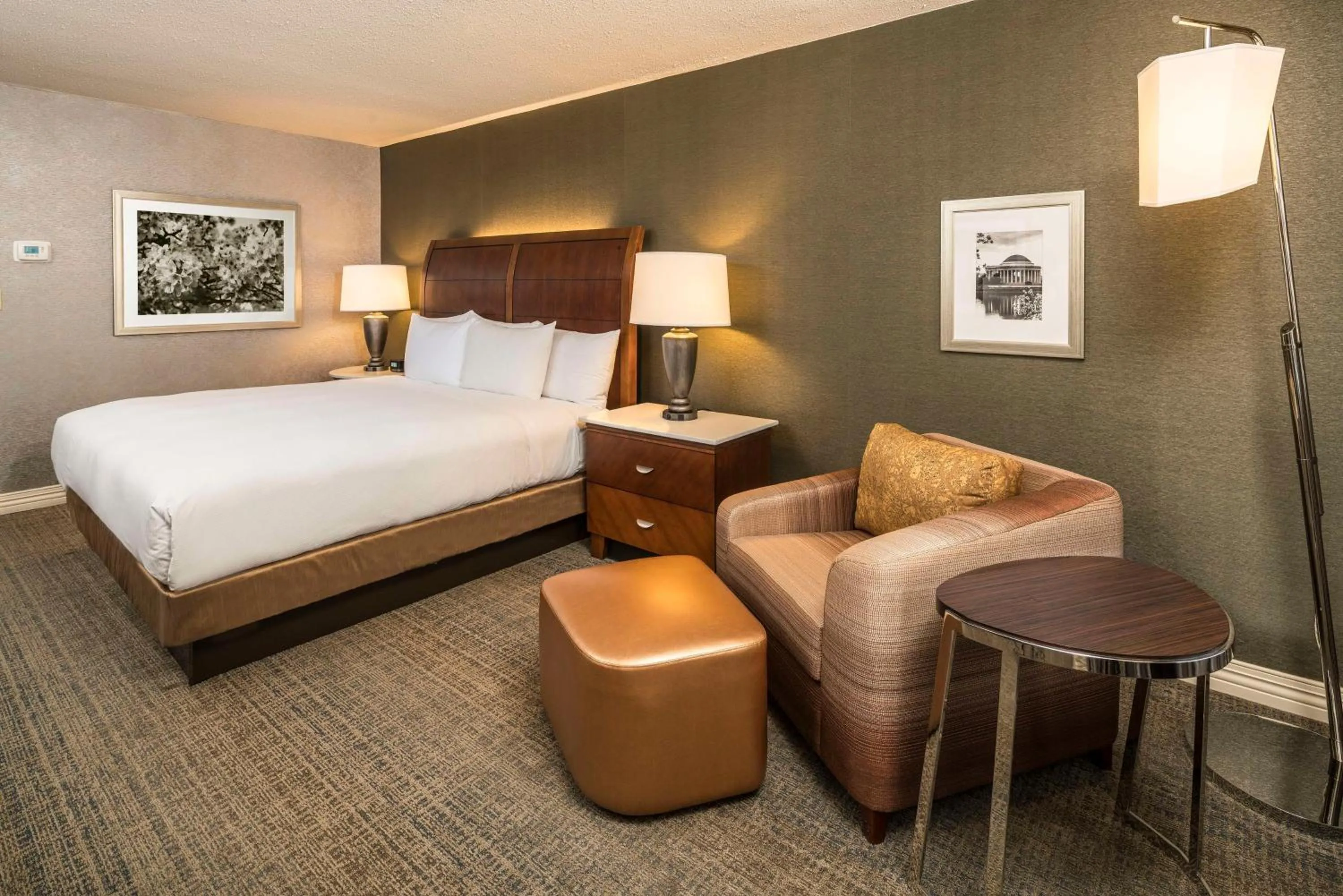King Room in Hilton Washington DC/Rockville Hotel & Executive Meeting Center