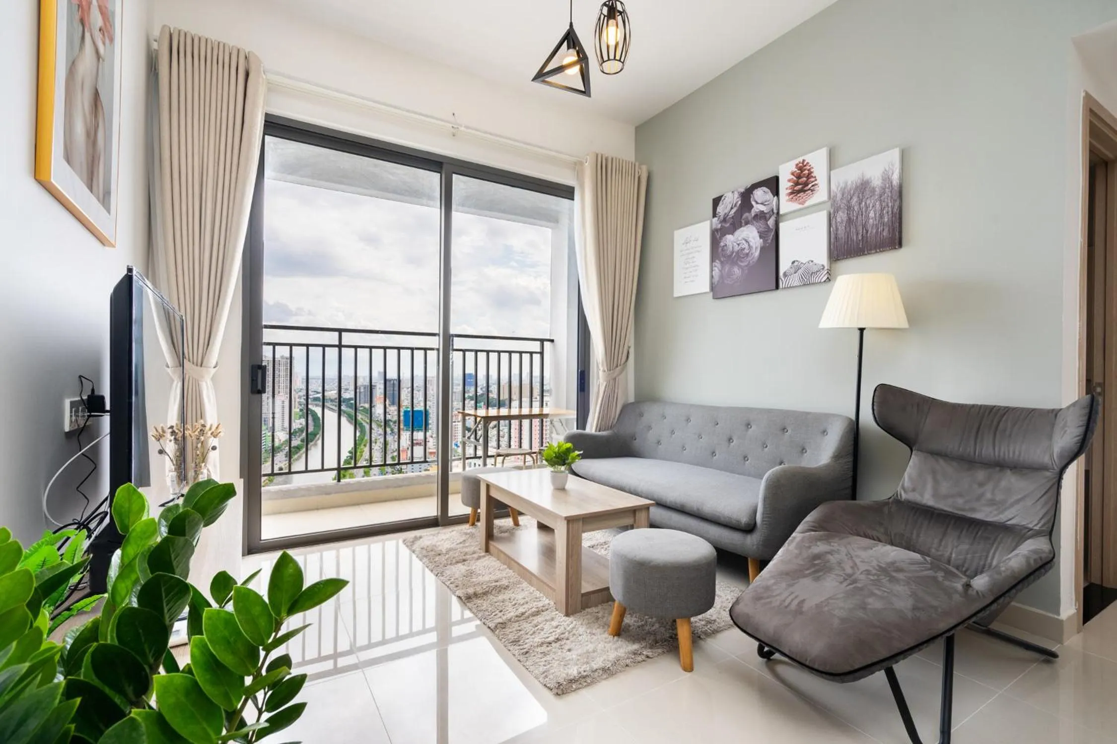 Three-Bedroom Apartment in TeeUp Home - Infinity Pool Signature