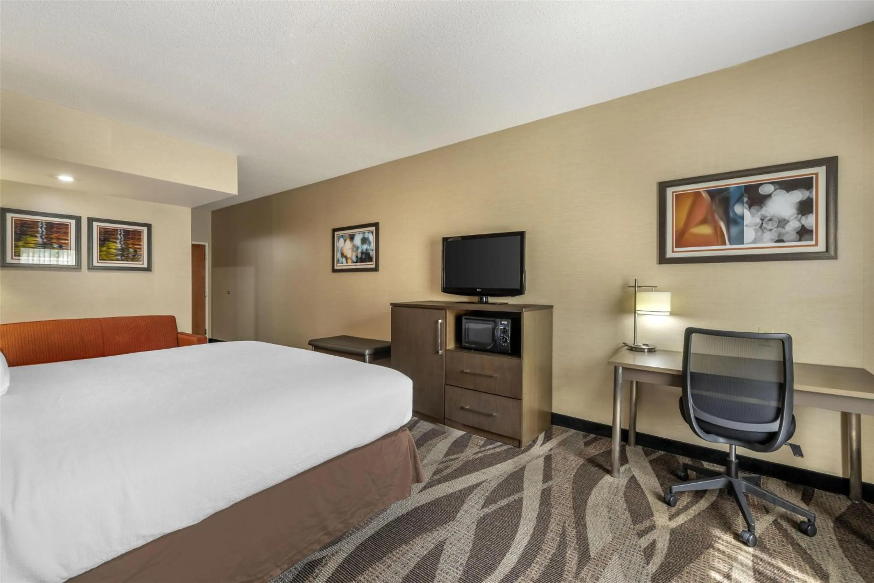 King Room with Sofa Bed - Non-Smoking in Best Western Plus University Inn