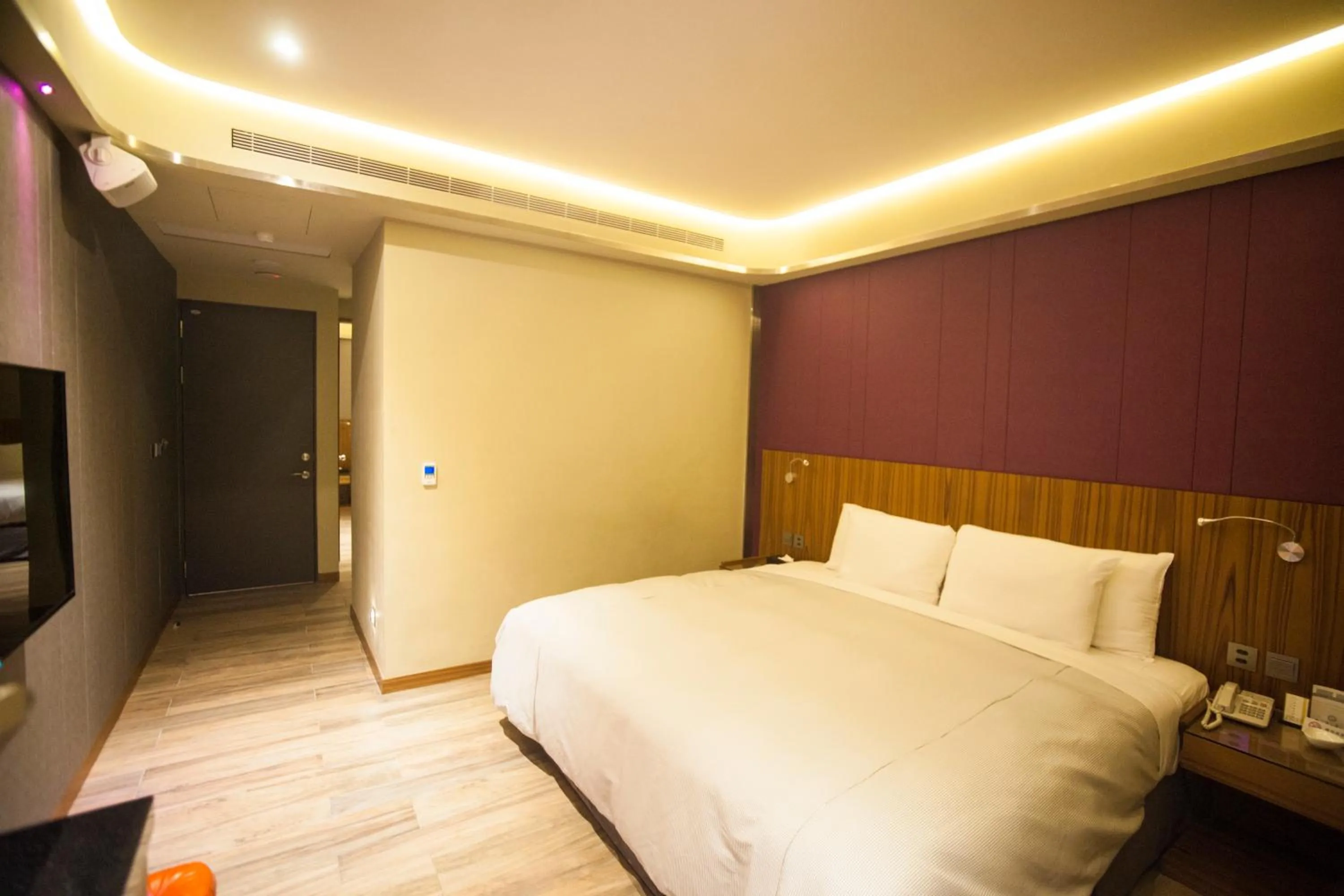 Business Quadruple Room in LE LE Motel