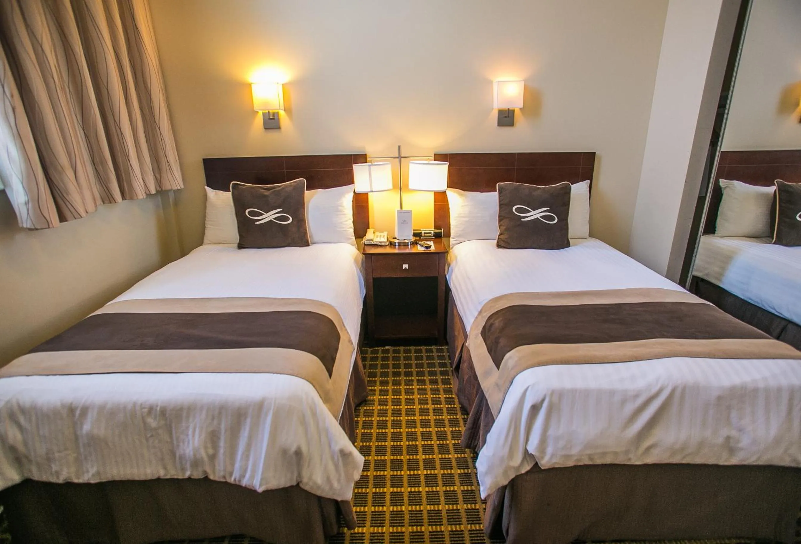 Twin Suite in Pointe Plaza Hotel