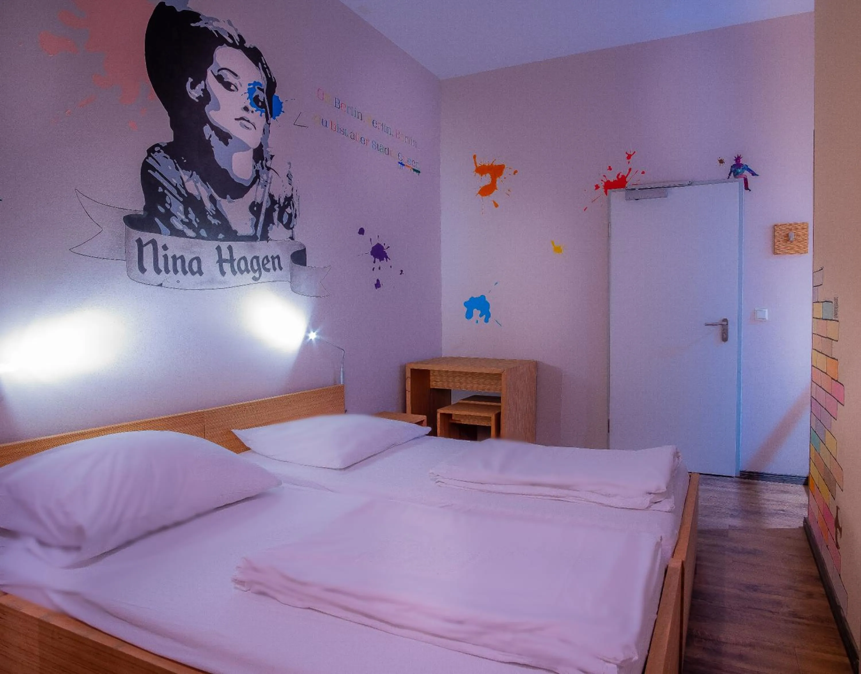 Double Room with Private Bathroom in Sunflower Hostel Berlin