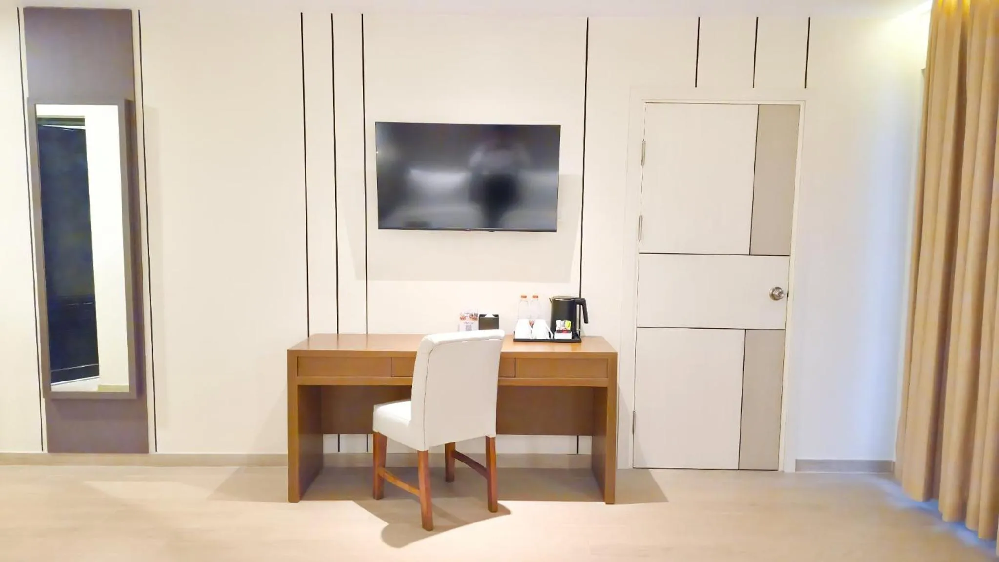 Deluxe Twin Room in Grand Whiz Hotel Bromo