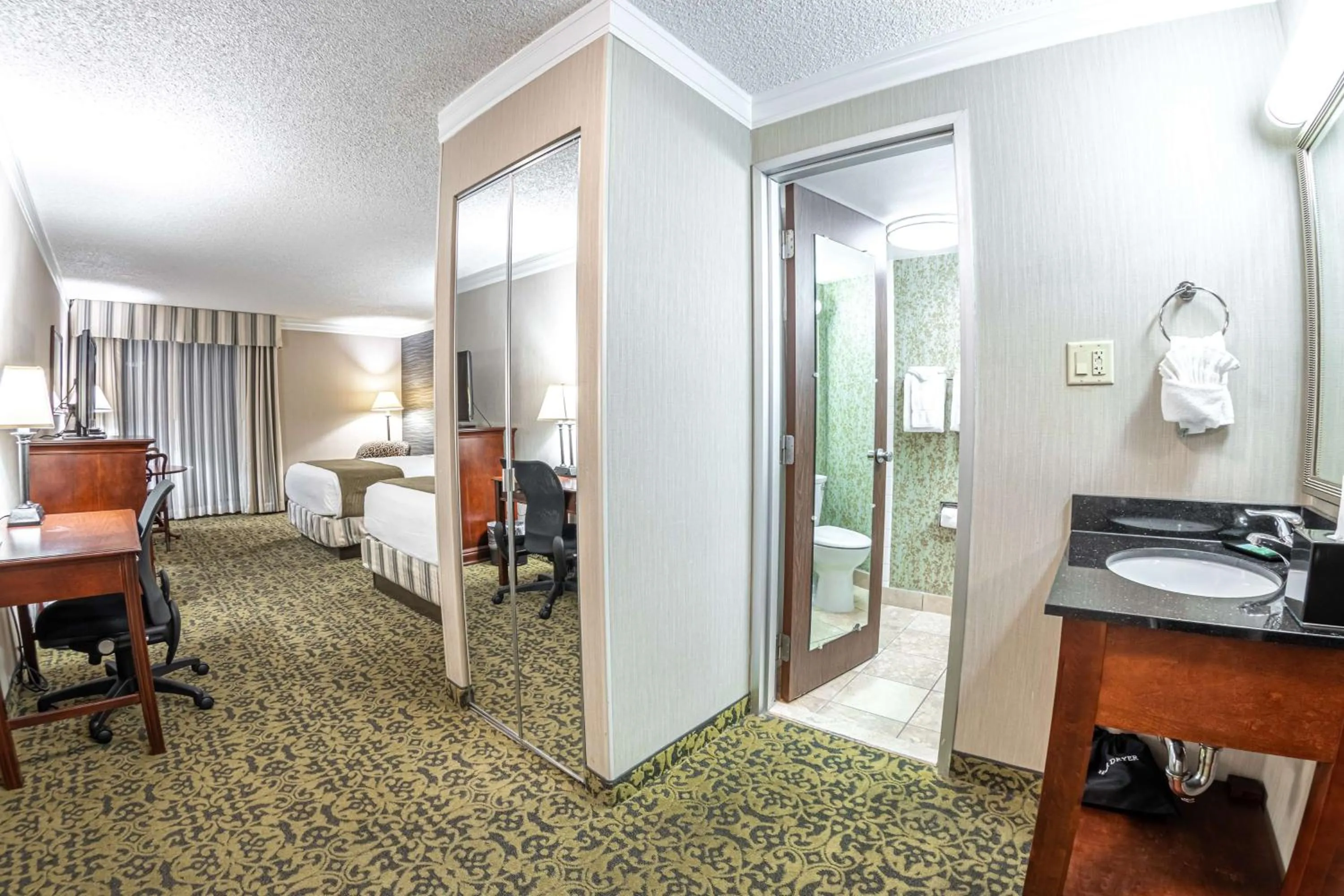 Deluxe Queen Room with Two Queen Beds in Salt Lake Plaza Hotel SureStay Collection by Best Western