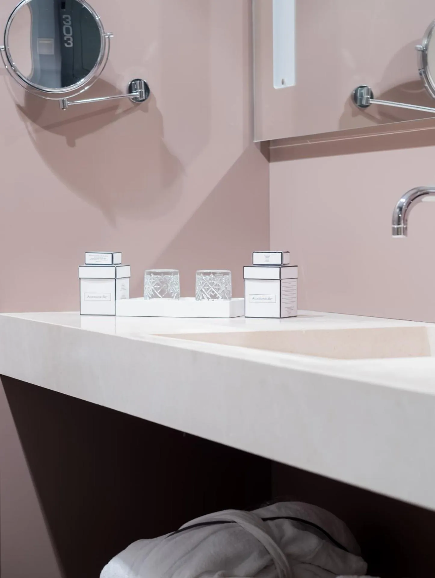 Deluxe King Room with King Bed - Non-Smoking in The Glam Boutique Hotel & Apt