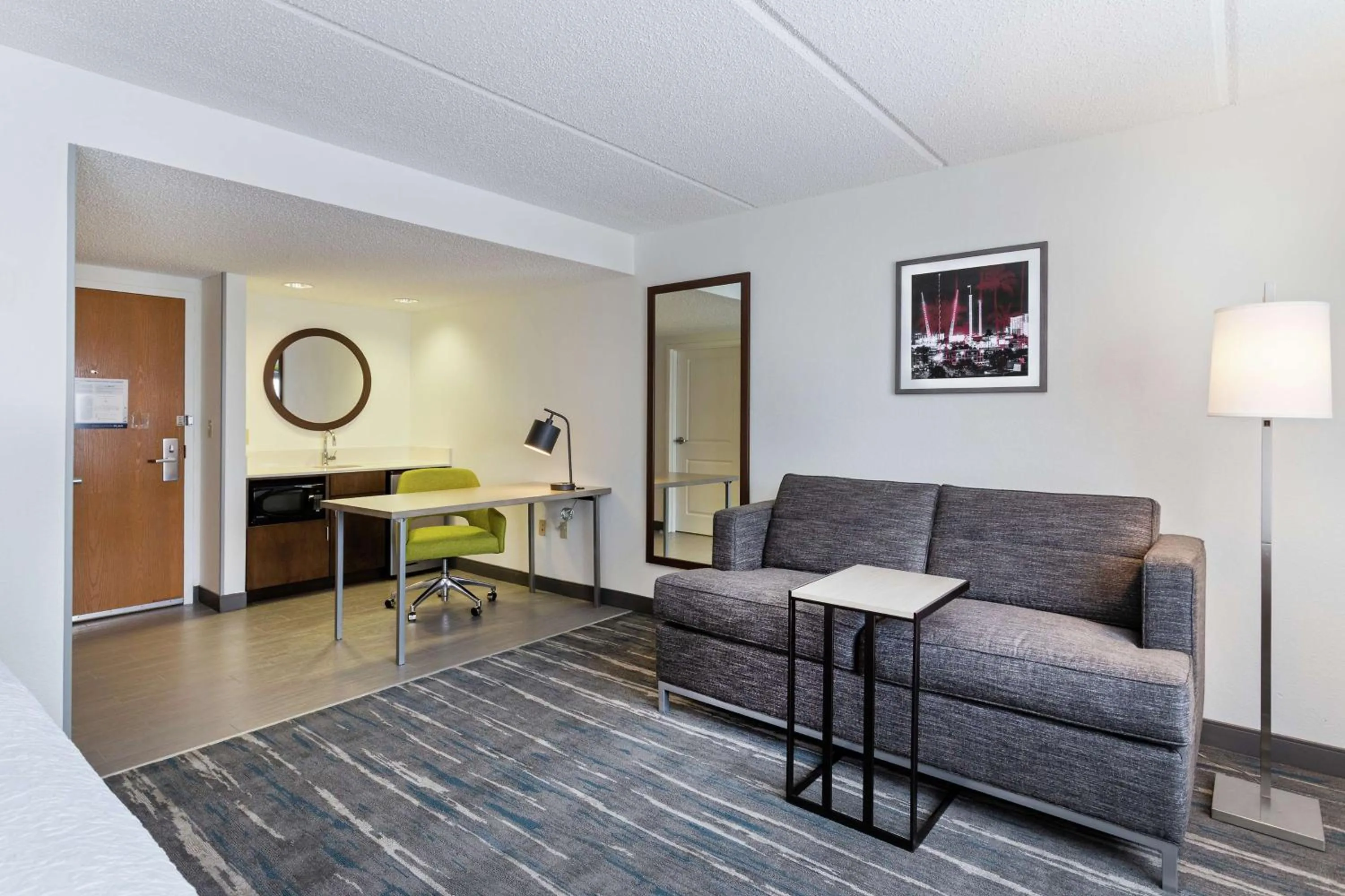 King Studio Suite in Hampton Inn & Suites Orlando International Drive North