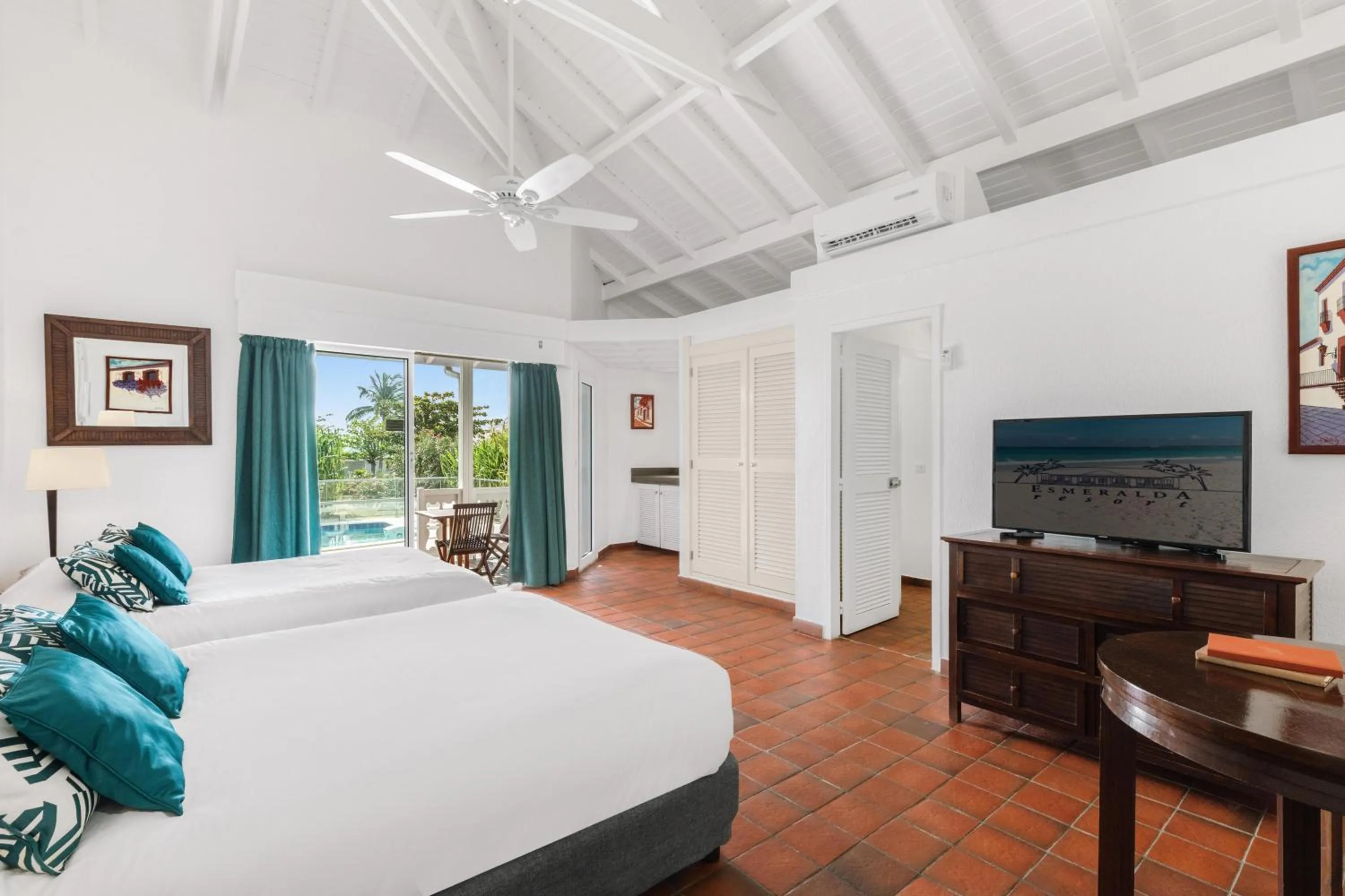 Superior King Room in Esmeralda Resort - Orient Bay