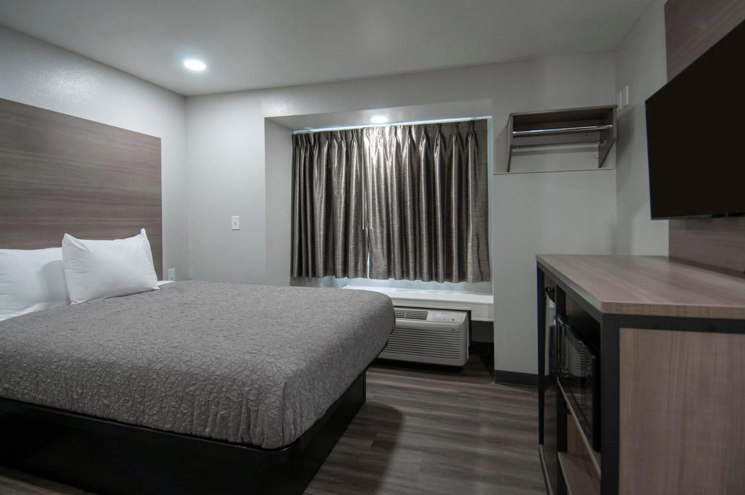 Standard Single Room in Americas Best Value Inn and Suites Lake Charles