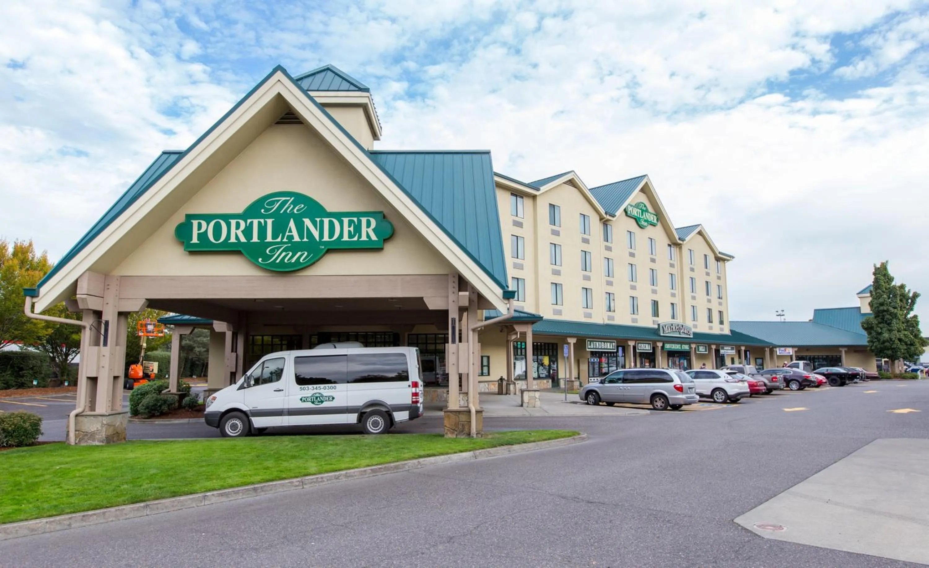 Double Room - Disability Access in The Portlander Inn and Marketplace