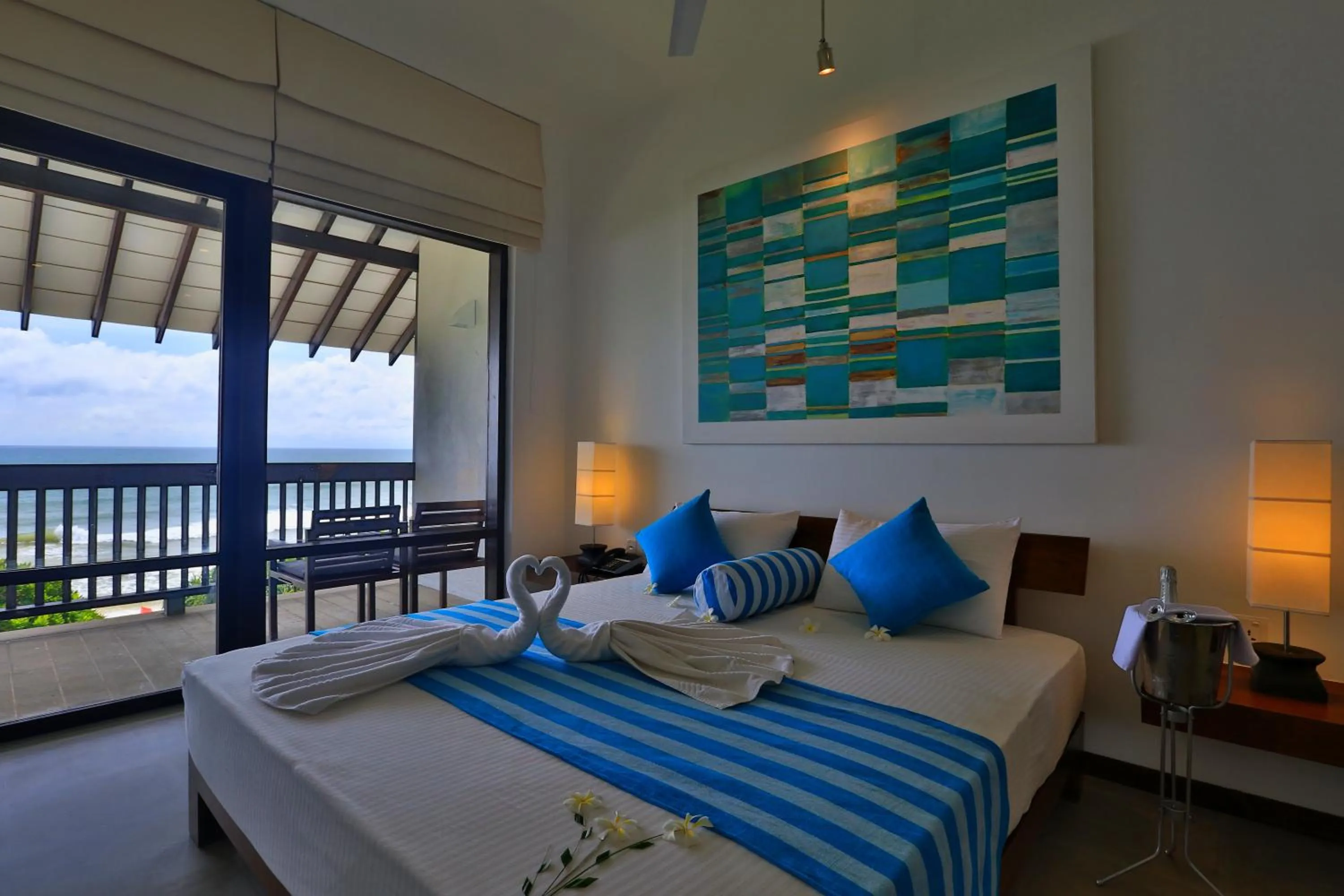 Superior Double Room with Ocean View and Balcony in Temple Tree Resort & Spa