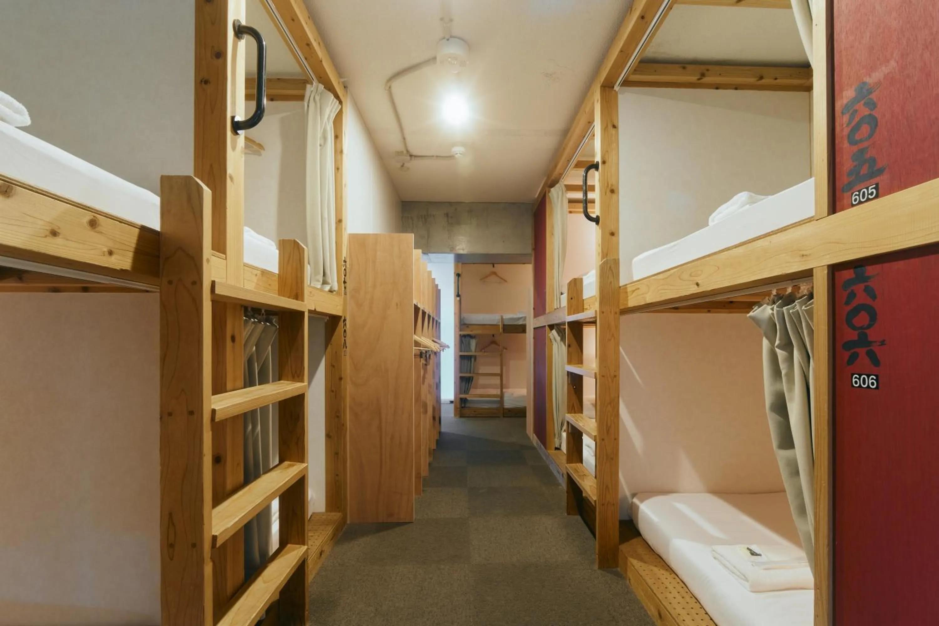 Bunk Bed in Mixed Dormitory Room in Common de - Hostel & Bar