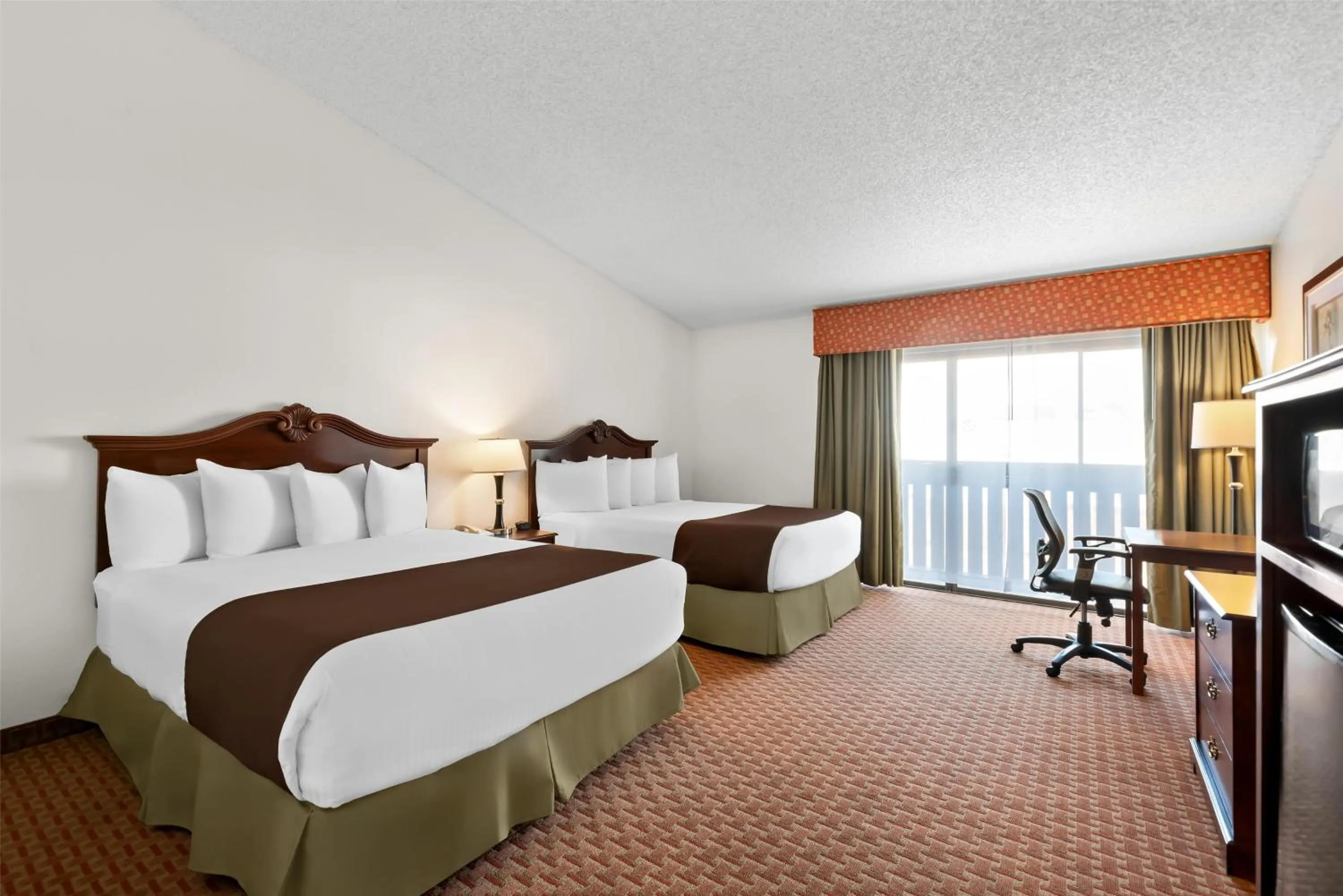 Queen Room with Two Queen Beds - Non-Smoking in Best Western Chieftain Inn