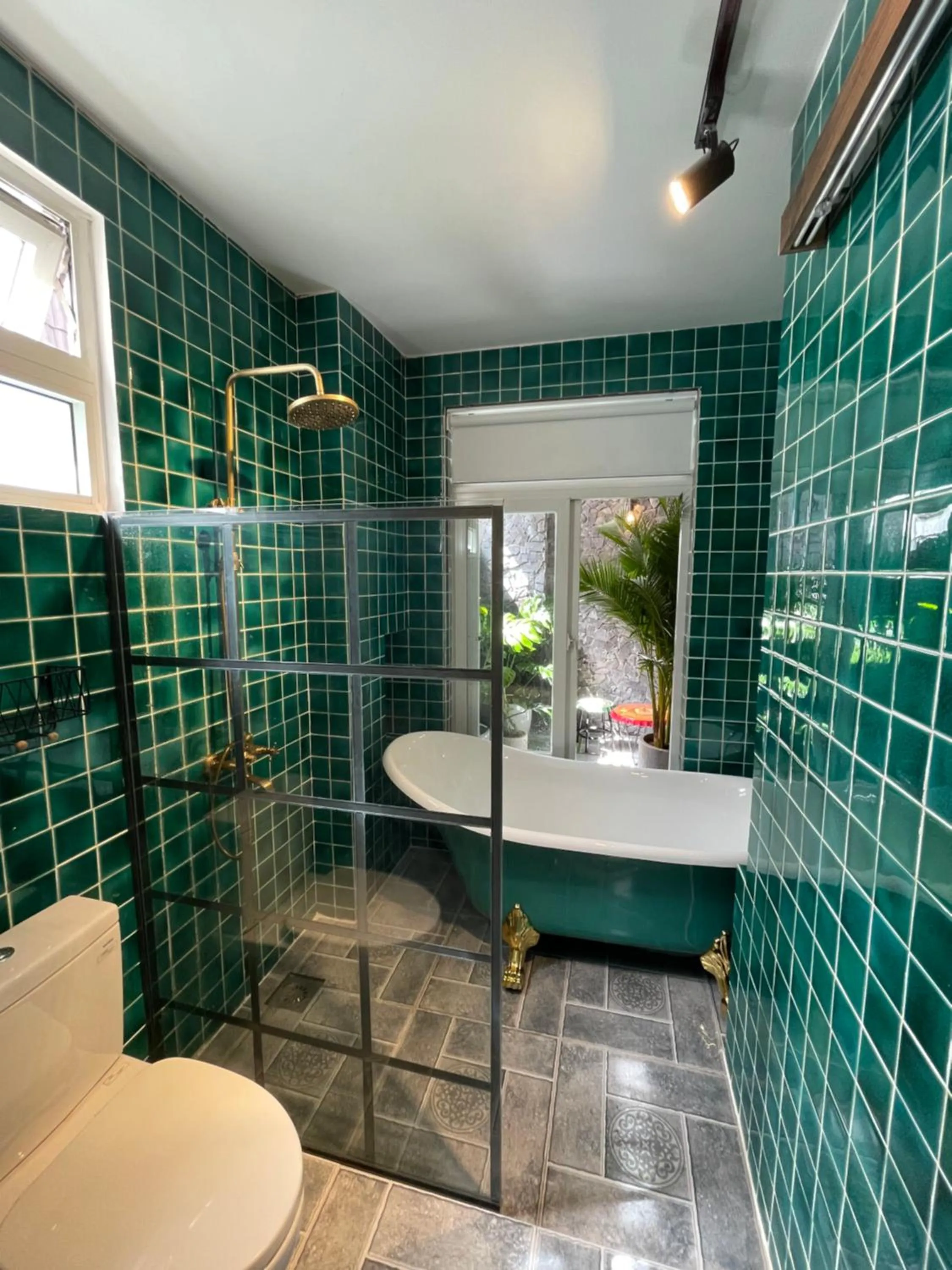 Deluxe Double Room with Bath in Lucas Inn