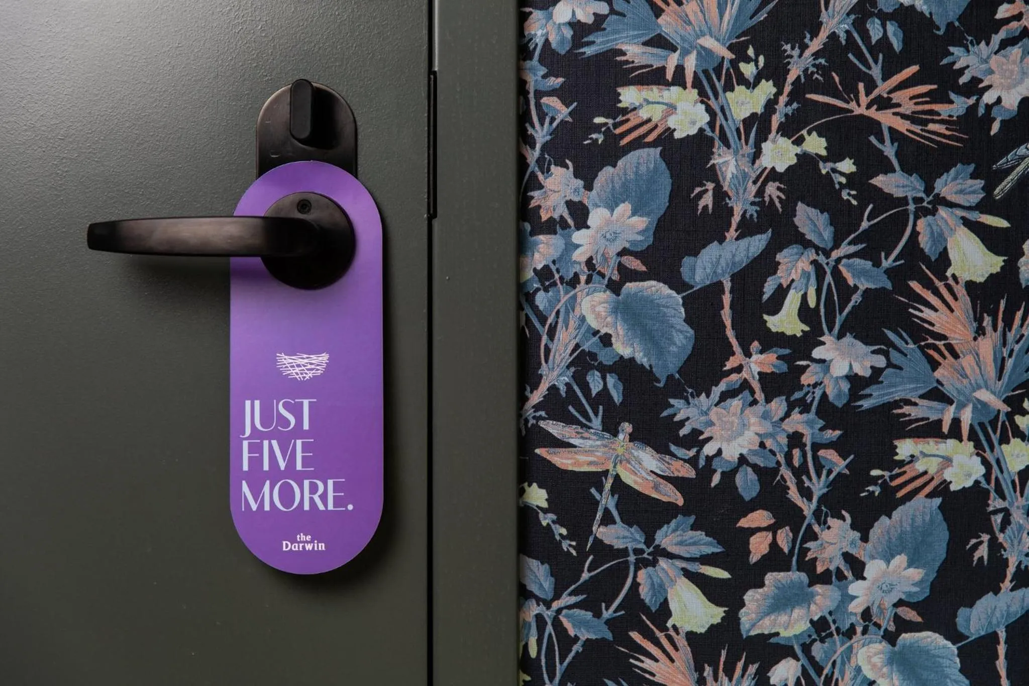 Cozy Queen Room in voco The Darwin - Atlanta Midtown by IHG