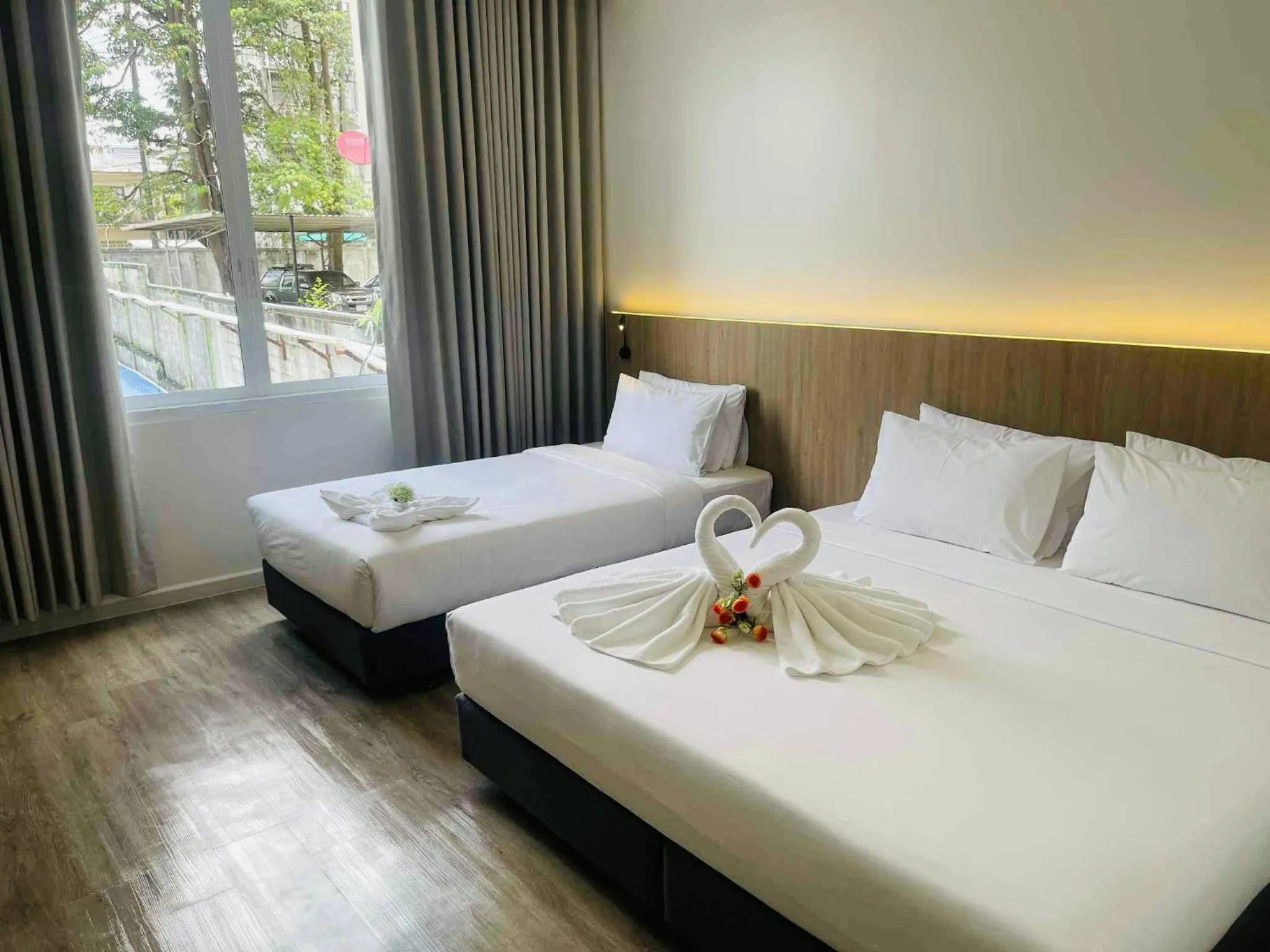 Standard Triple Room in S2S Queen Trang Hotel